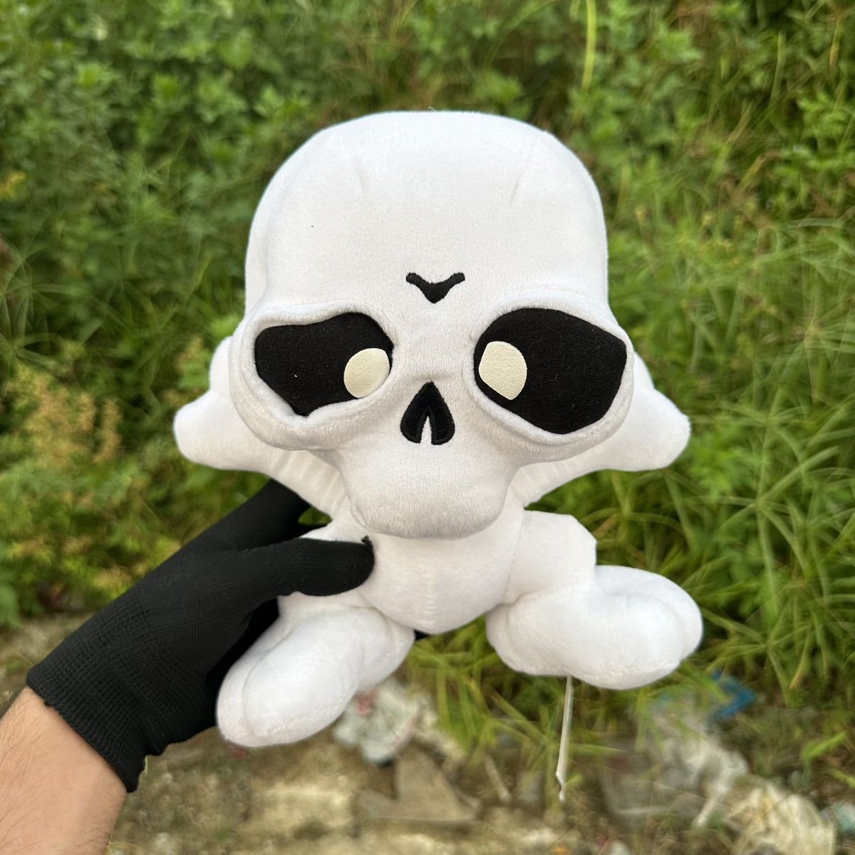 Mastermind Japan Mastermind Japan Skull Plush Rare Archive Collectible Size ONE SIZE - 5 Thumbnail