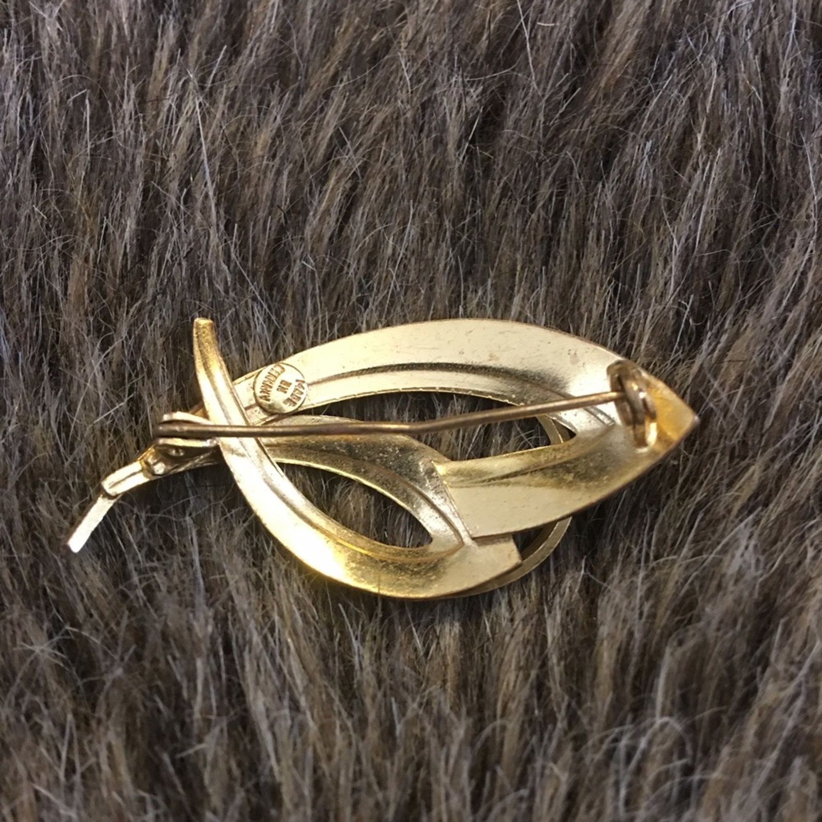 Vintage Vintage Germany gold plated swirl design brooch Size ONE SIZE - 2 Thumbnail