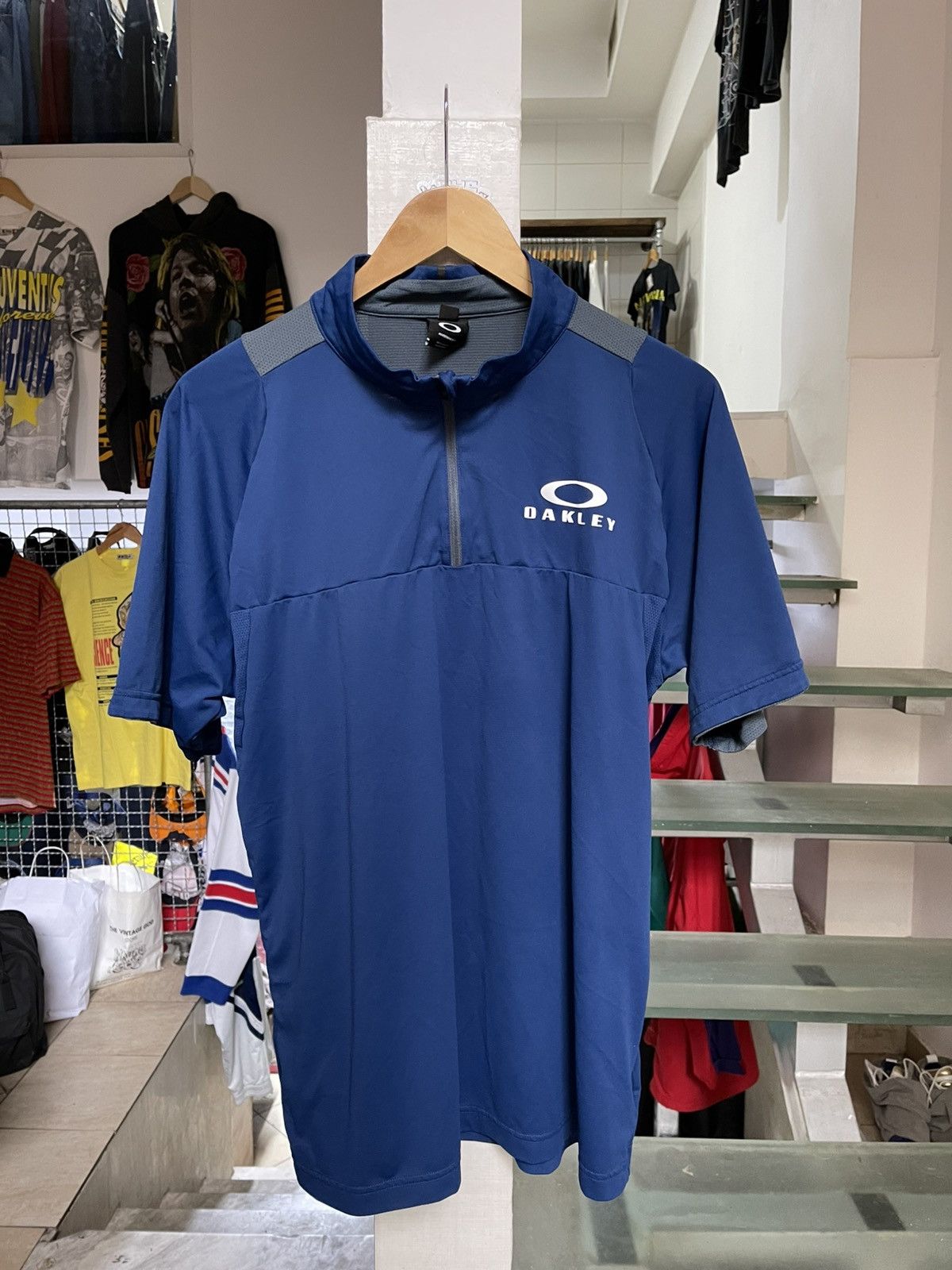 Oakley Oakley Performance fit shirt Size US XL / EU 56 / 4 - 1 Thumbnail