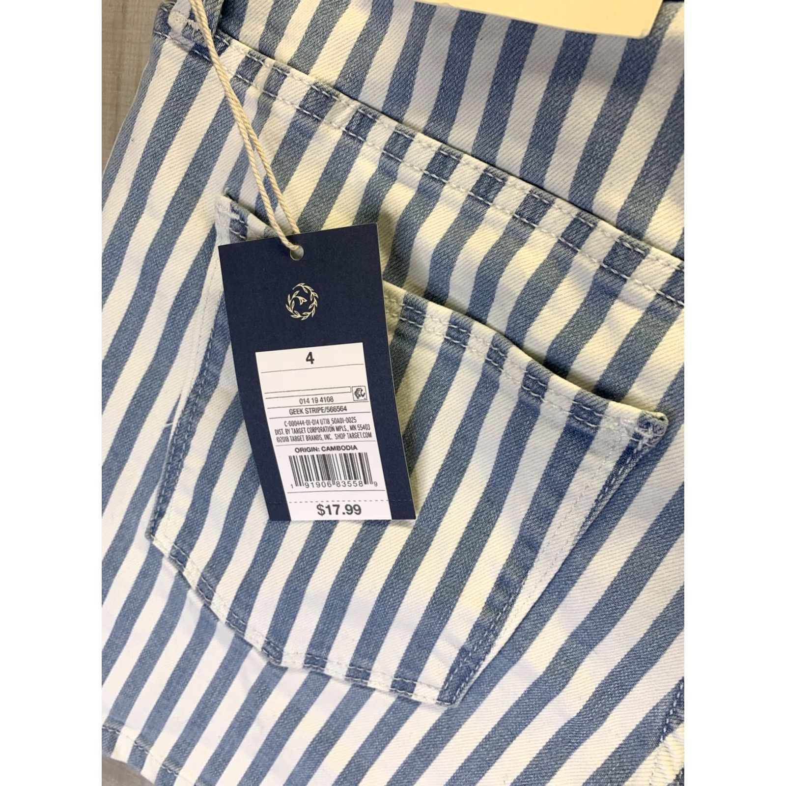 Vintage Universal Thread Women’s Shorts Blue Stripe Jean Shorts NWT Midi High Rise 4 Skinny? No; keep to original words. Size 27" / US 4 / IT 40 - 7 Thumbnail