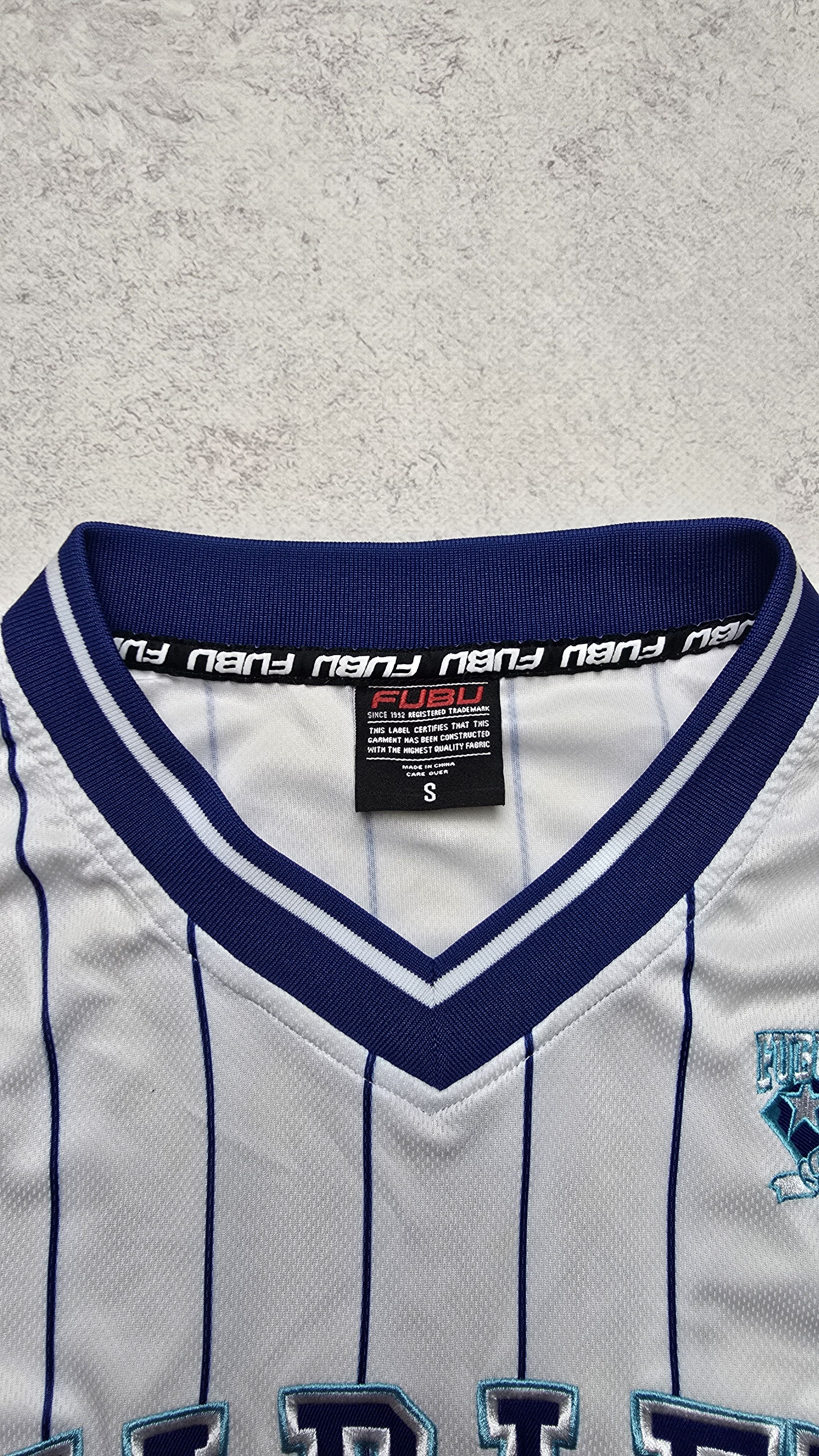 Fubu Vintage Fubu Harlem Y2K Rare White Pinstripe jersey Size US S / EU 44-46 / 1 - 12 Thumbnail