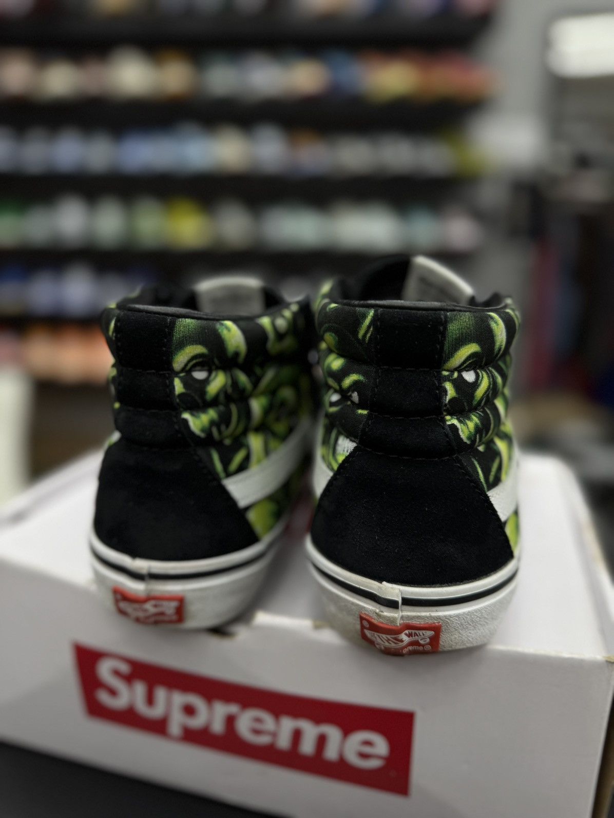 Supreme Supreme 2018 Vans Glow In Dark Green Size 9 RARE Size US 9 / EU 42 - 9 Thumbnail