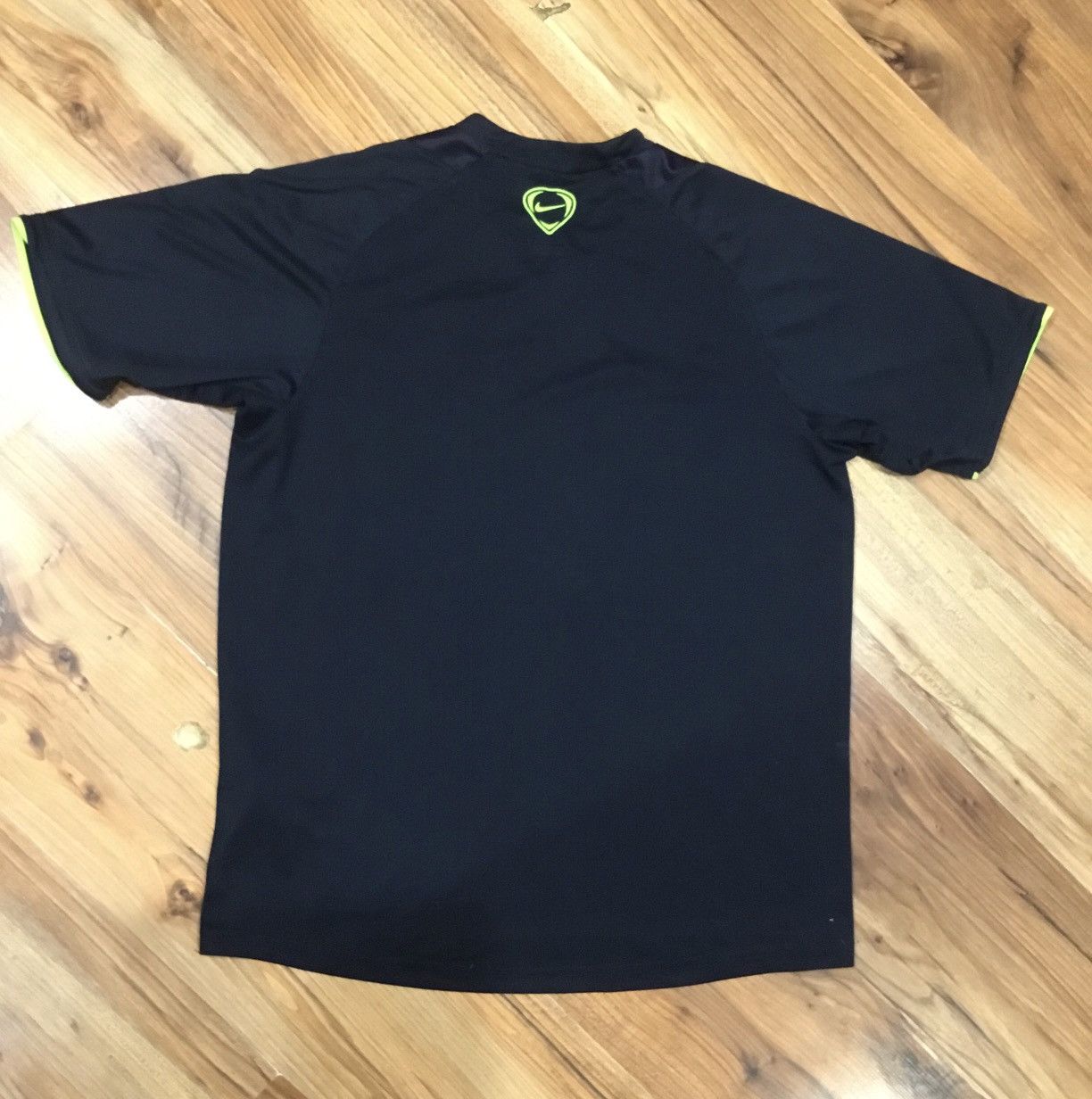 Nike BARCELONA 08/09 TRAINING FOOTBALL SHIRT SOCCER JERSEY NIKE Size US M / EU 48-50 / 2 - 2 Thumbnail