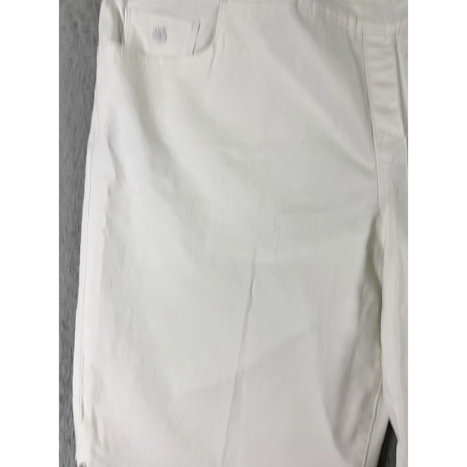 Gloria Vanderbilt Gloria Vanderbilt Shorts Womens 24W White Twill Kaia Skimmer Zip Fly 46x16 Size 42" / US 20 - 3 Thumbnail