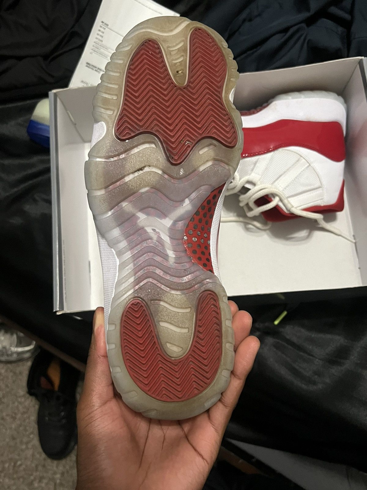 Jordan Brand Jordan 11 Cherry Size US 9.5 / EU 42-43 - 2 Thumbnail