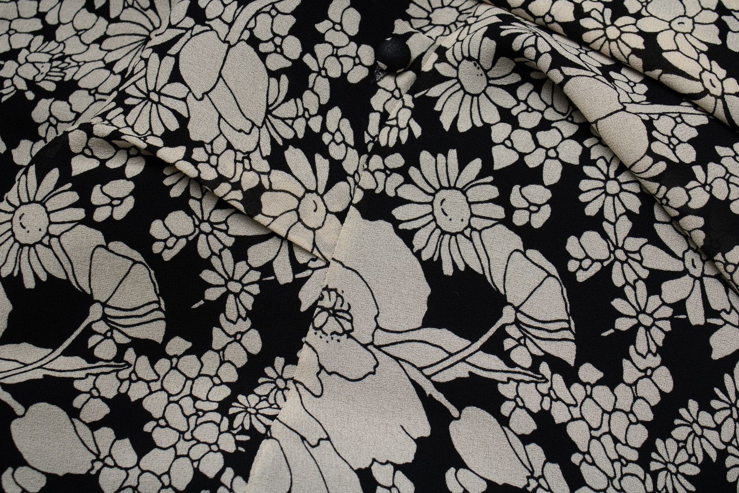 Saint Laurent Paris Saint laurent, floral print dress with buttons Size S / US 4 / IT 40 - 6 Thumbnail