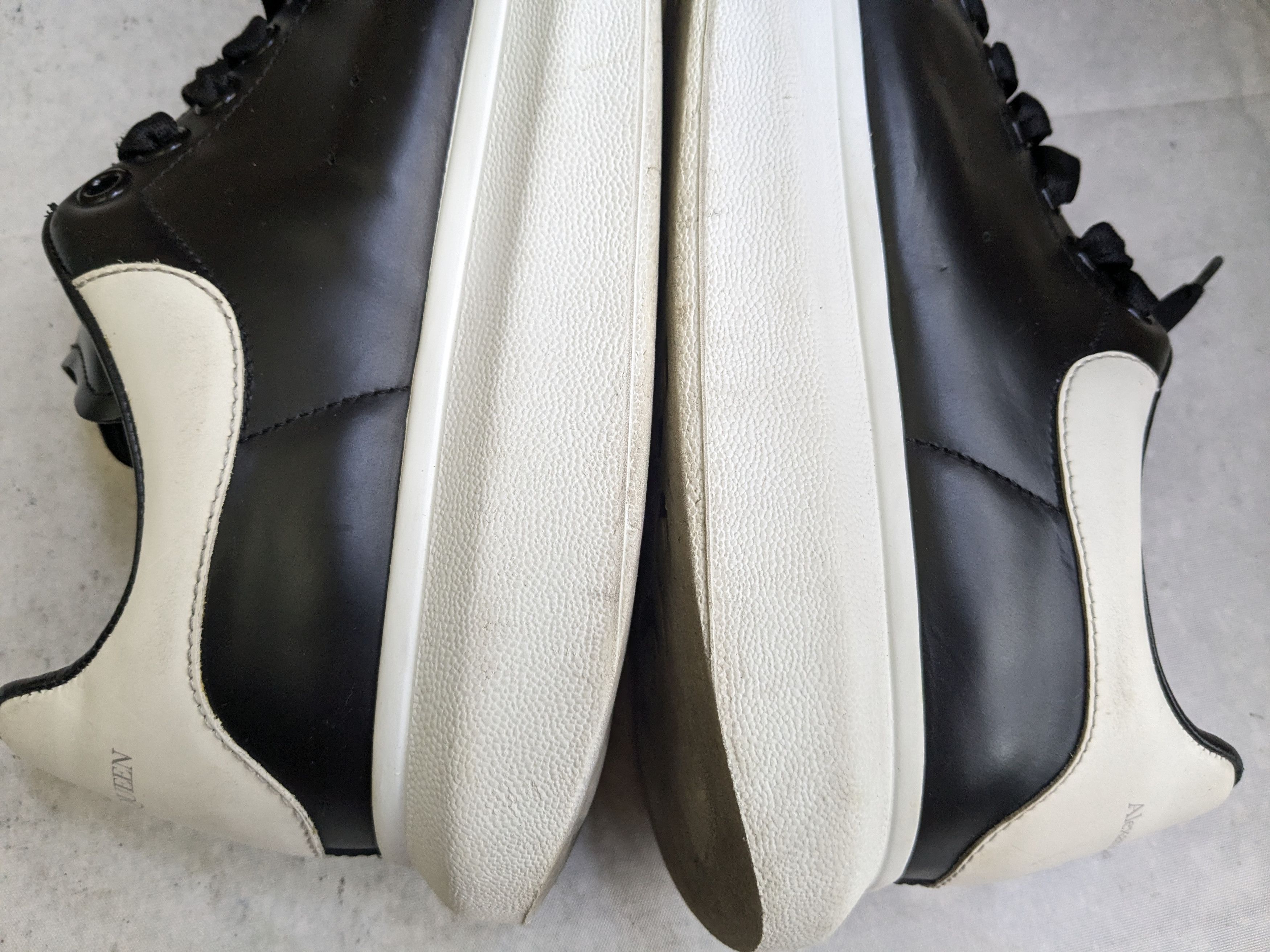 Alexander McQueen Alexander Mcqueen Oversized Larry Sneakers 8 41 Black White Size US 8 / EU 41 - 9 Thumbnail