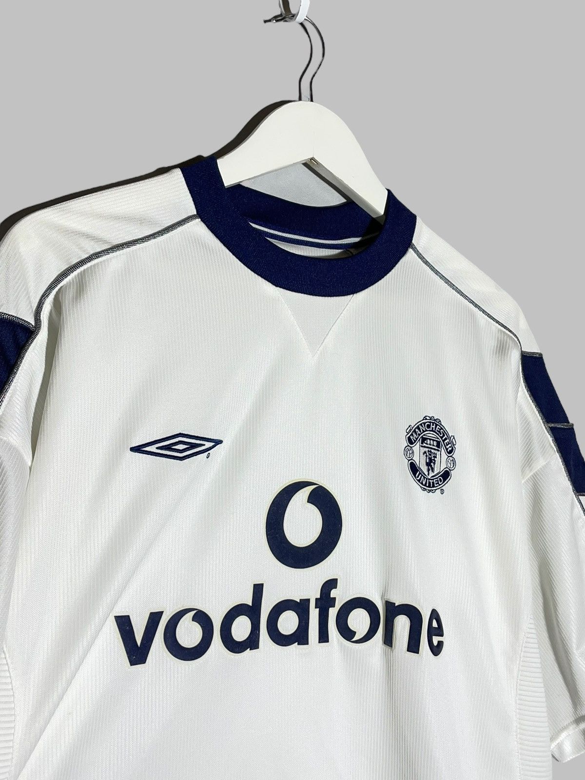 Umbro × Vintage Manchester United Umbro 2000/01 Away Vintage Football Shirt Size US L / EU 52-54 / 3 - 3 Thumbnail