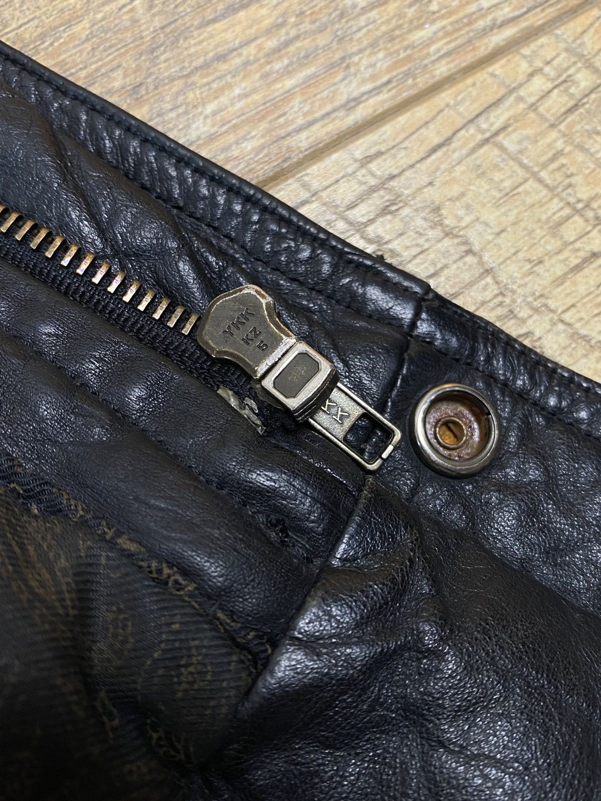 Japanese Brand Vintage Black Leather Jacket Retro Futuristic Bomber Size US L / EU 52-54 / 3 - 7 Thumbnail