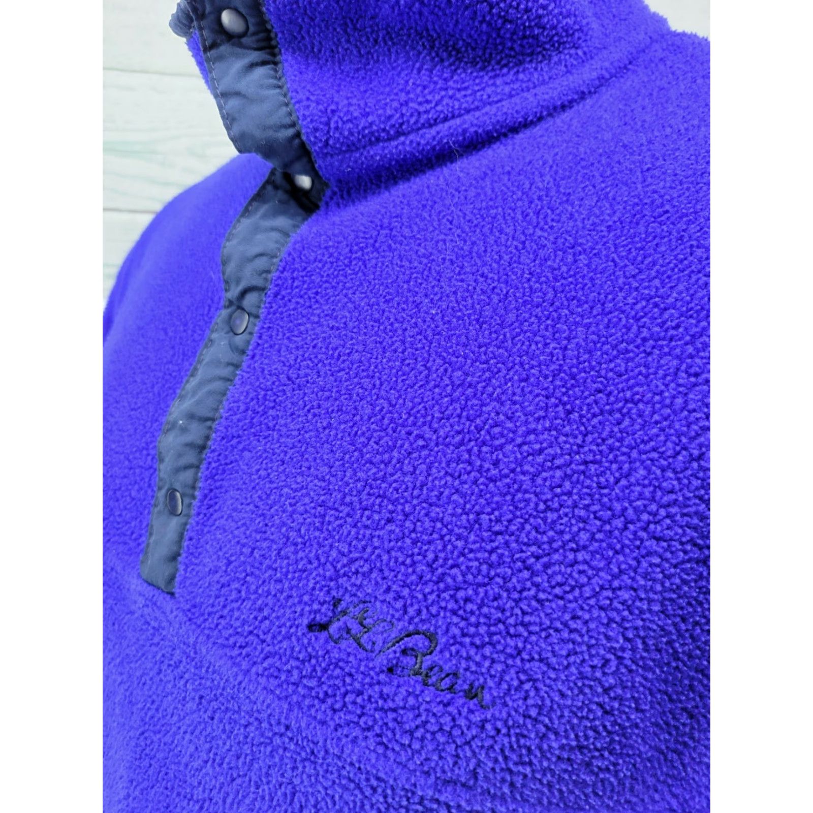 Vintage L.L. Bean Mens Blue Fleece Sweater Pullover Large Nyl Polyester Spandex 1/4 Button Pockets Mock Neck Sweatshirt Outdoor Casual Shirt Mens Large Blue Size US L / EU 52-54 / 3 - 3 Thumbnail