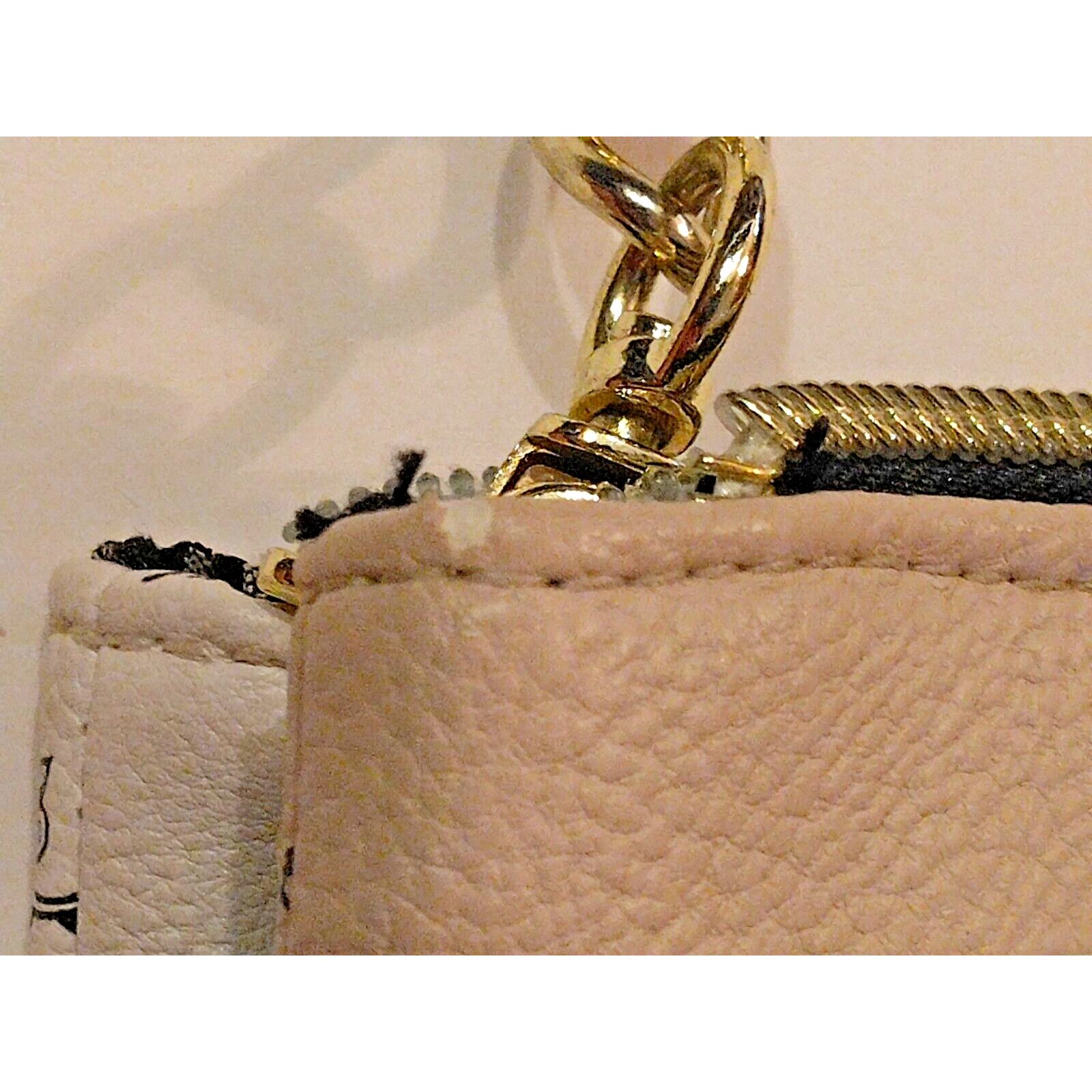 Betsey Johnson Betsey Johnson Women's Crossbdy Beige White Two Tone Leather Size ONE SIZE - 14 Thumbnail
