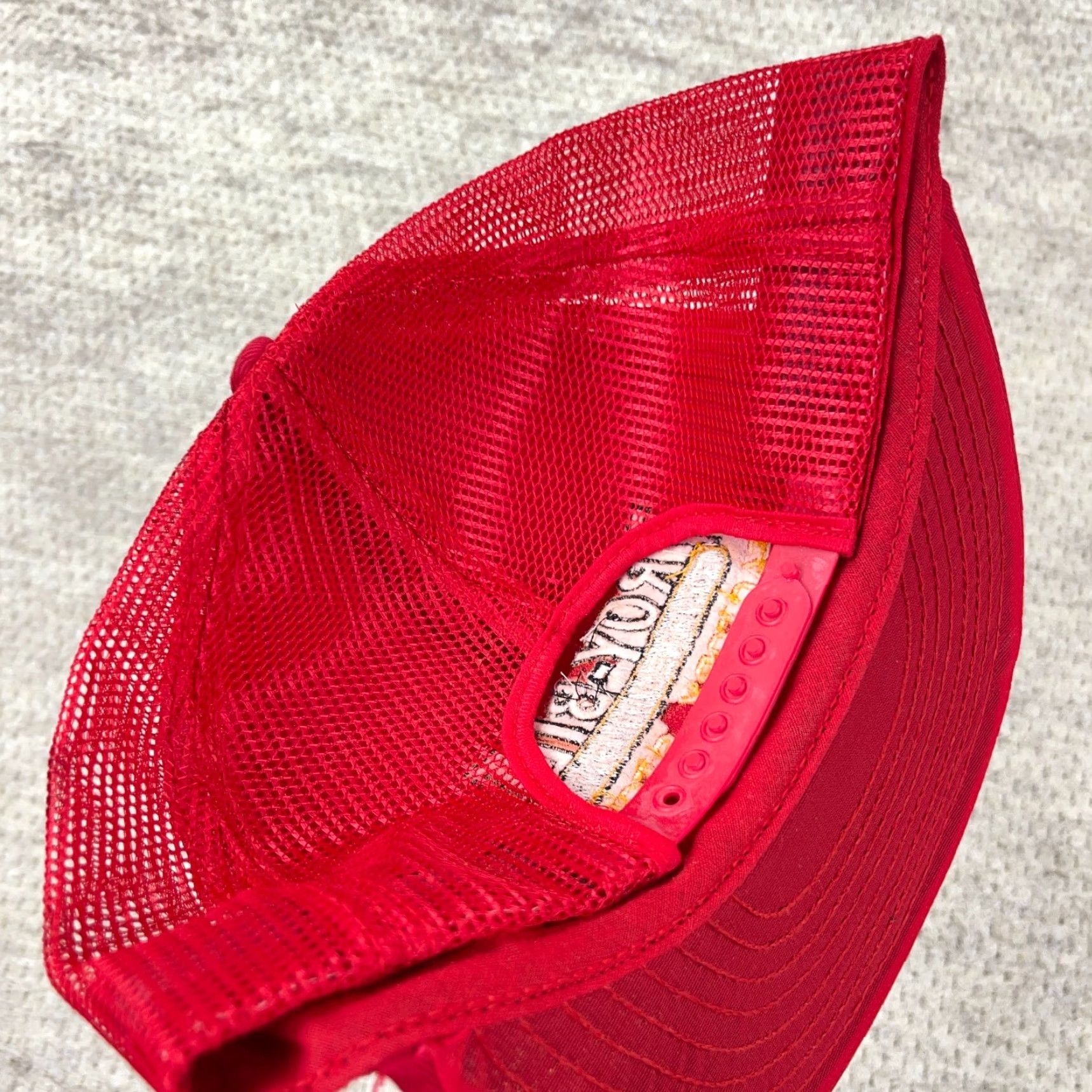Vintage VINTAGE Louisville MFG Trucker Hat Cap - Red Cotton Twill Adjustable - 80s Retro American Style Mens Hat Size ONE SIZE - 6 Thumbnail