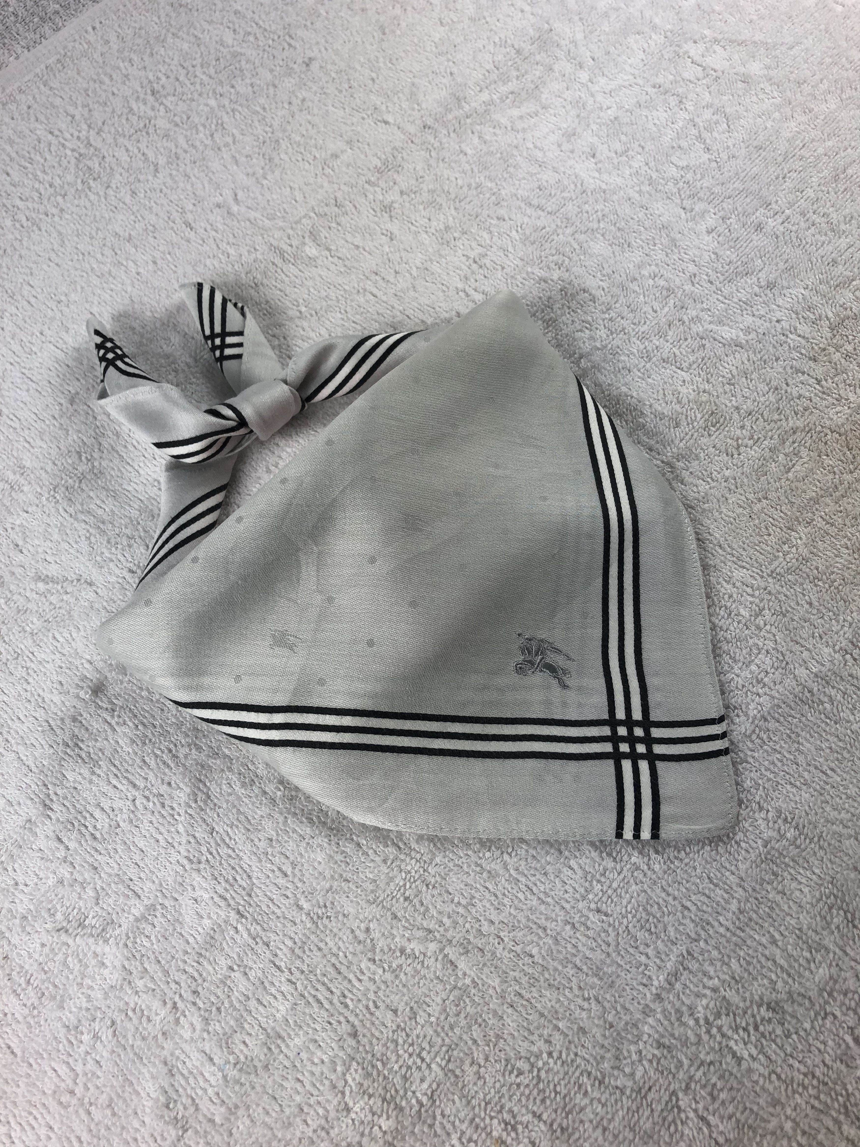 Burberry Burberry Handkerchief / Bandana / Neckerchief Size ONE SIZE - 2 Thumbnail