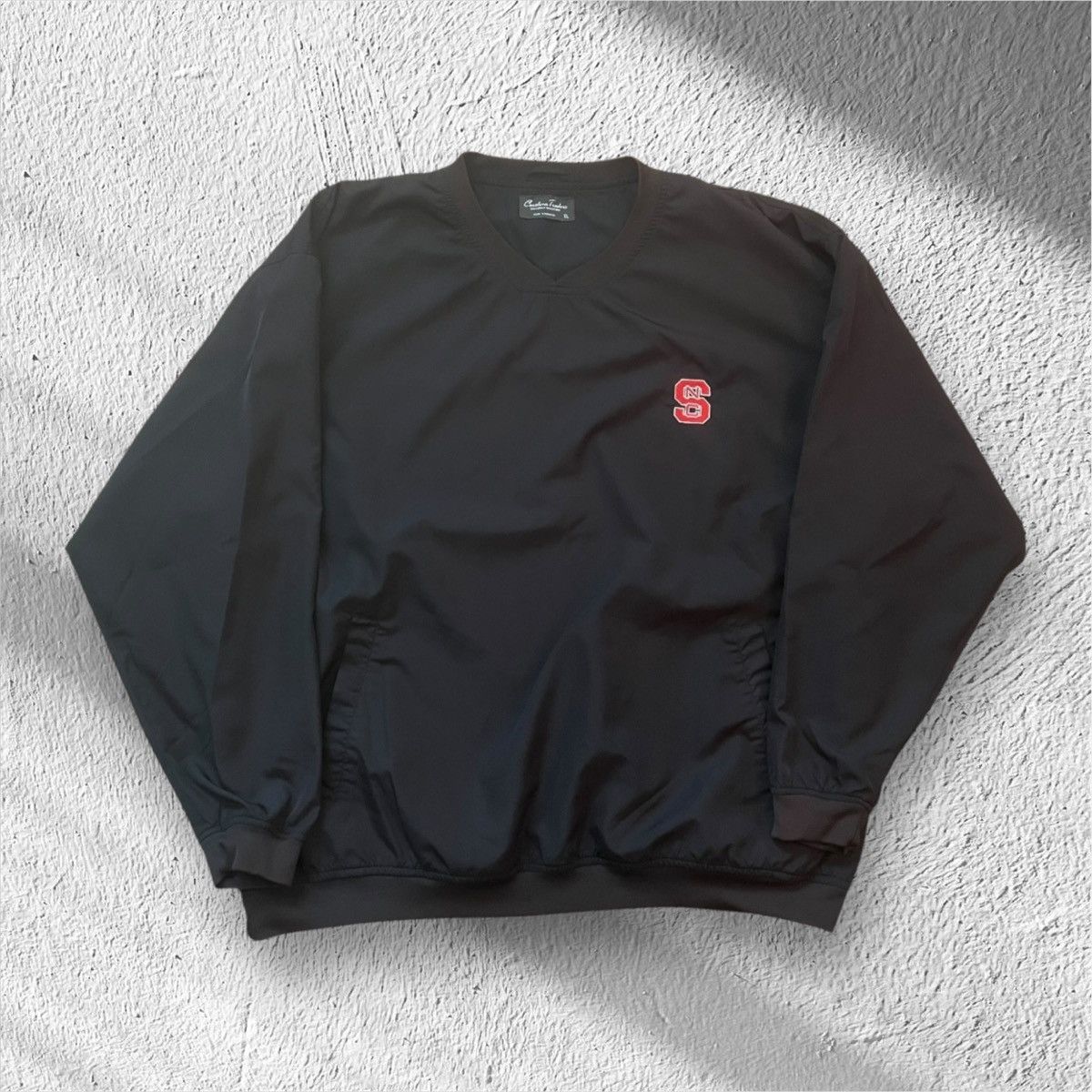 NCAA North Carolina State Wolfpack V-Neck Pullover Sweatshirt XL Size US XL / EU 56 / 4 - 1 Thumbnail