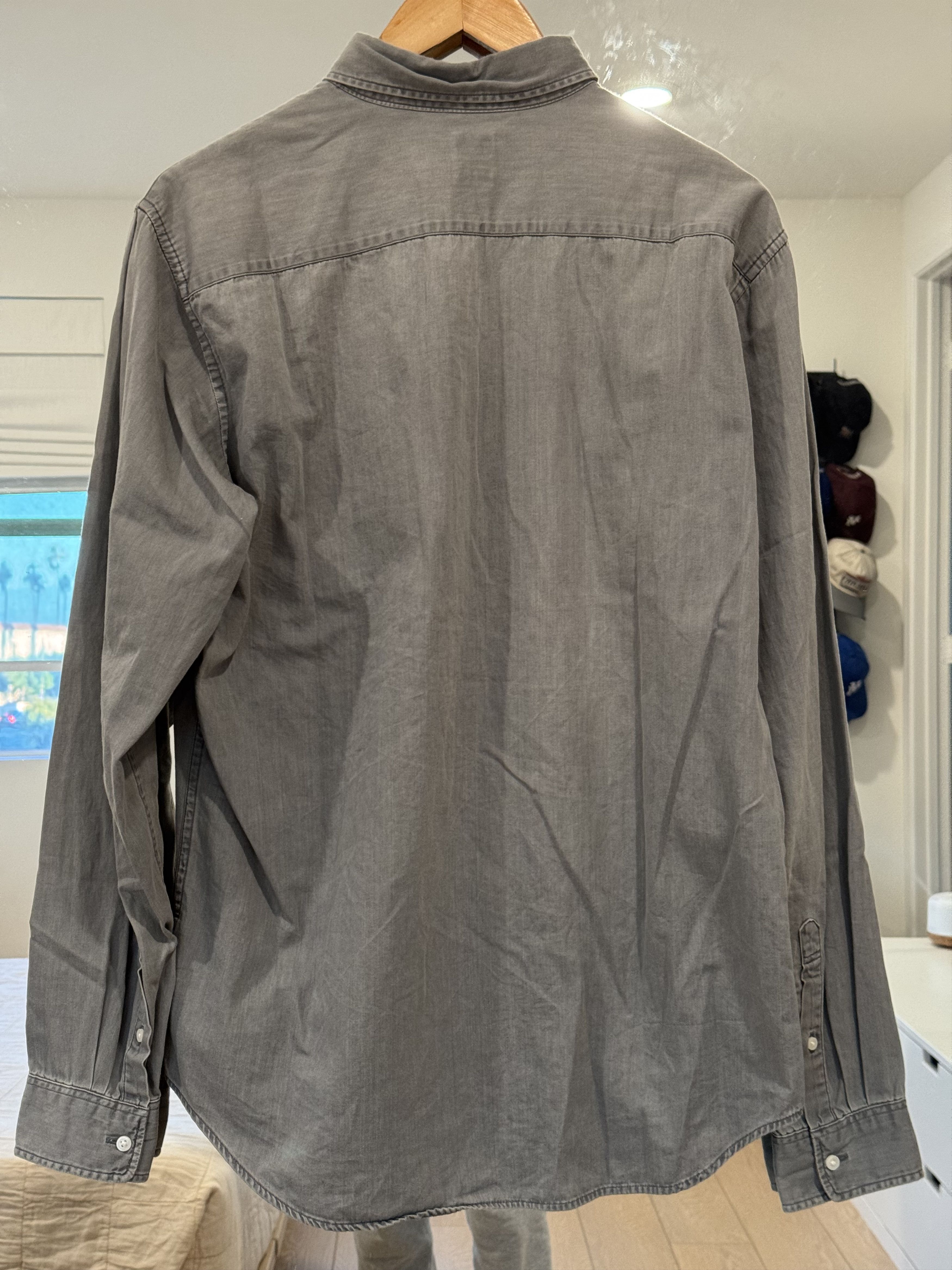 Uniqlo Uniqlo Casual Button Up Slim Fit Size US L / EU 52-54 / 3 - 3 Thumbnail