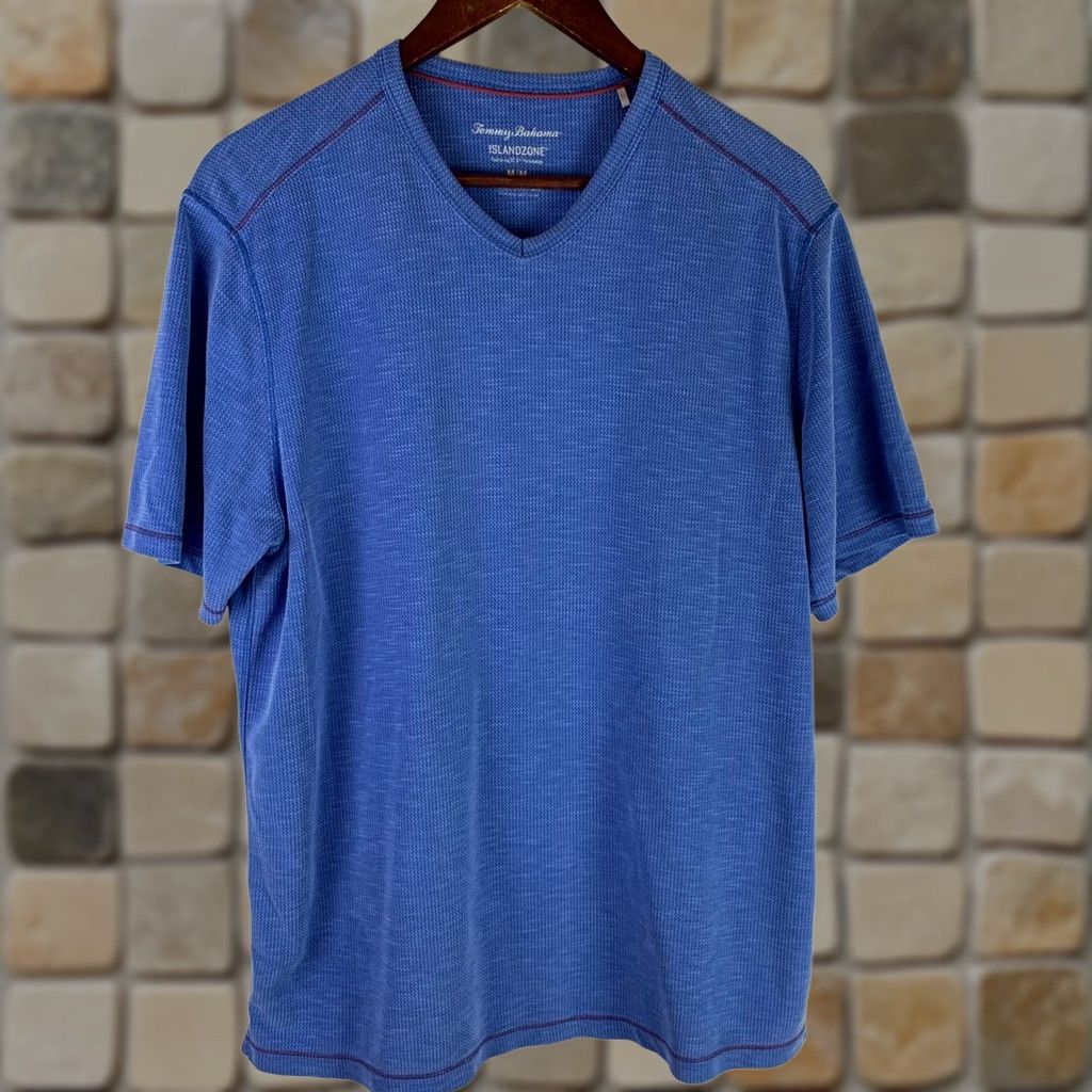 Tommy Bahama Tommy Bahama T-Shirt Mens Medium Blue IslandZone V-Neck Waffle Knit Short Sleeve Size US M / EU 48-50 / 2 - 1 Thumbnail