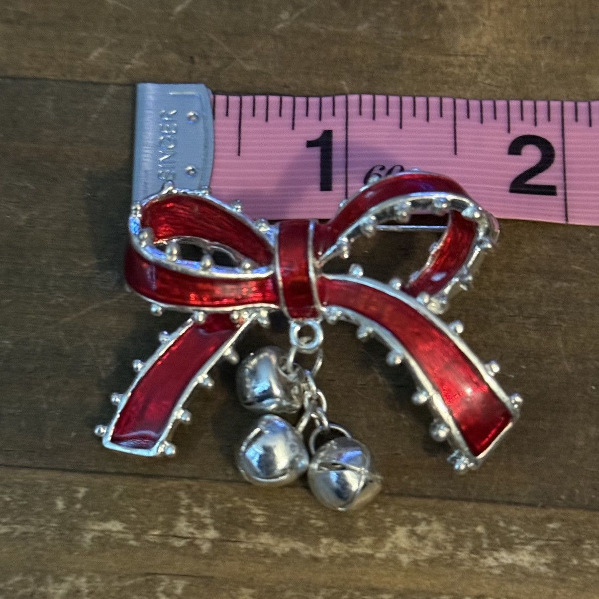 Vintage Vintage Christmas red enamel ribbon and bells brooch Size ONE SIZE - 2 Thumbnail