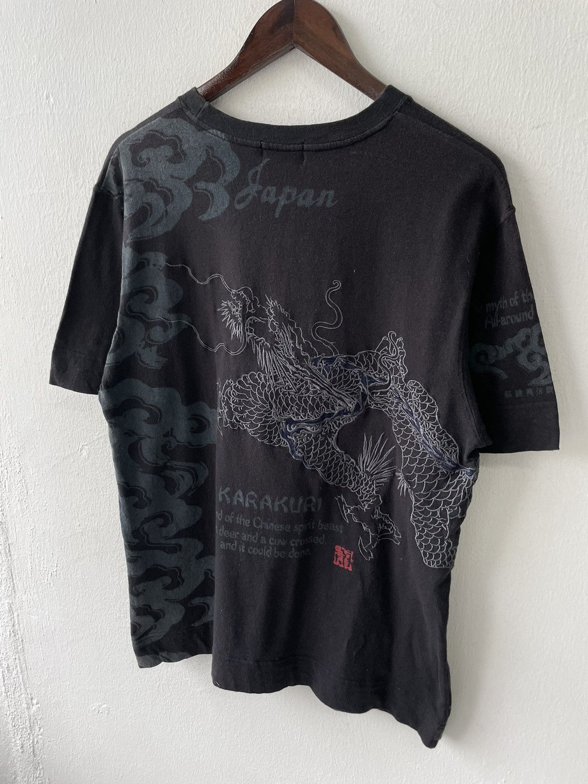Japanese Brand Vintage Karakuri Tamashi Japan Dragon Embroidery Tshirt Size US L / EU 52-54 / 3 - 2 Thumbnail