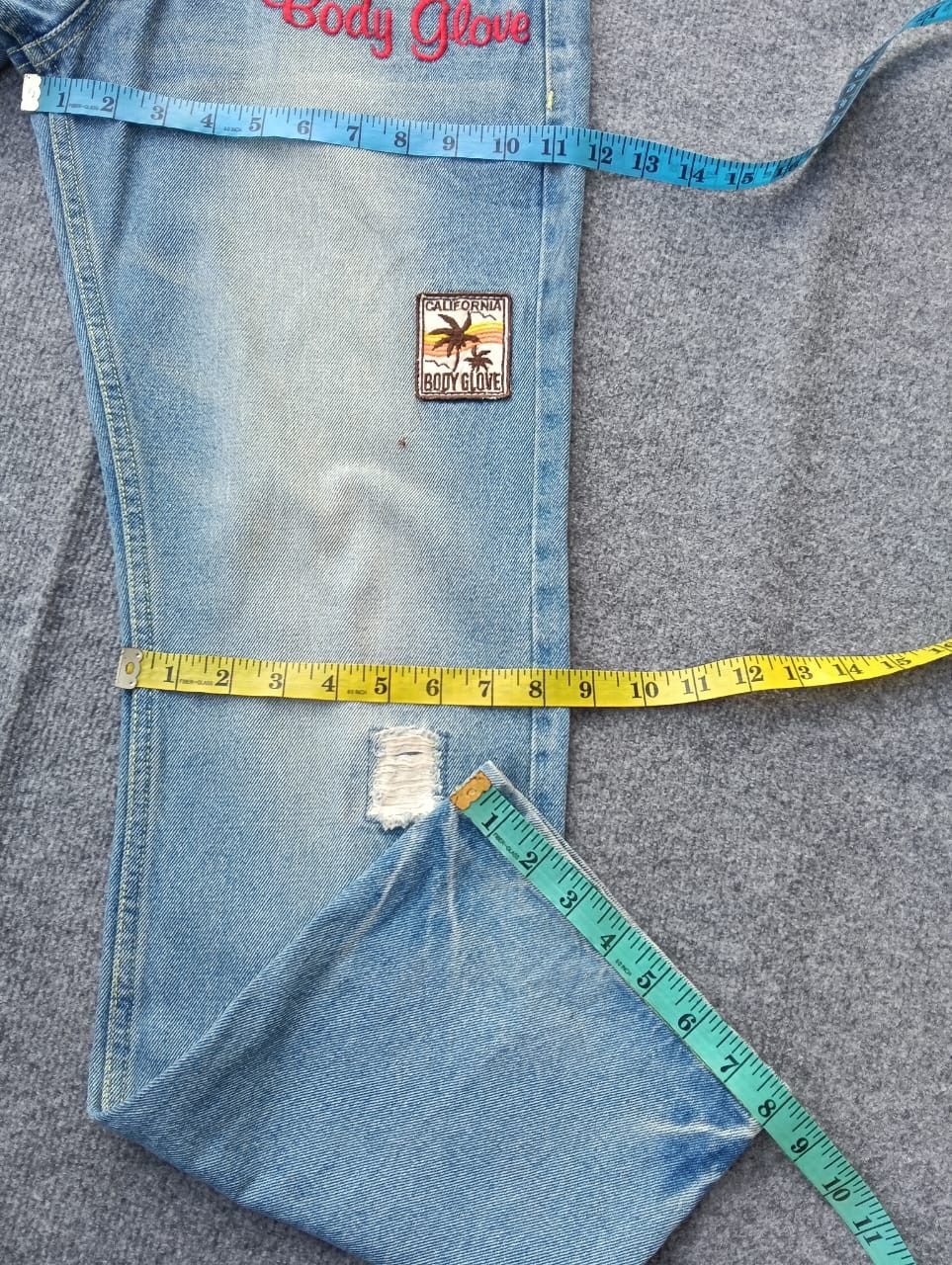 Body Glove Y2K 2011 Body Glove "California" Spellout Distressed Jeans. Size US 31 - 8 Thumbnail