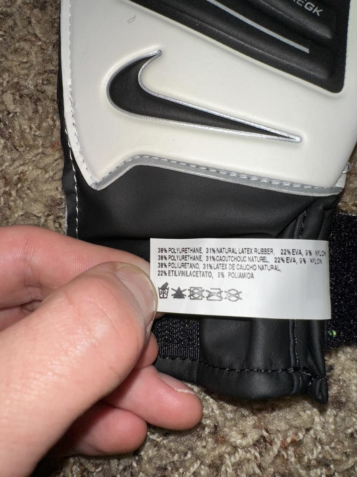 Nike Nike Youth Goalkeeper Volt Black White GK Classic Glove Size ONE SIZE - 8 Thumbnail