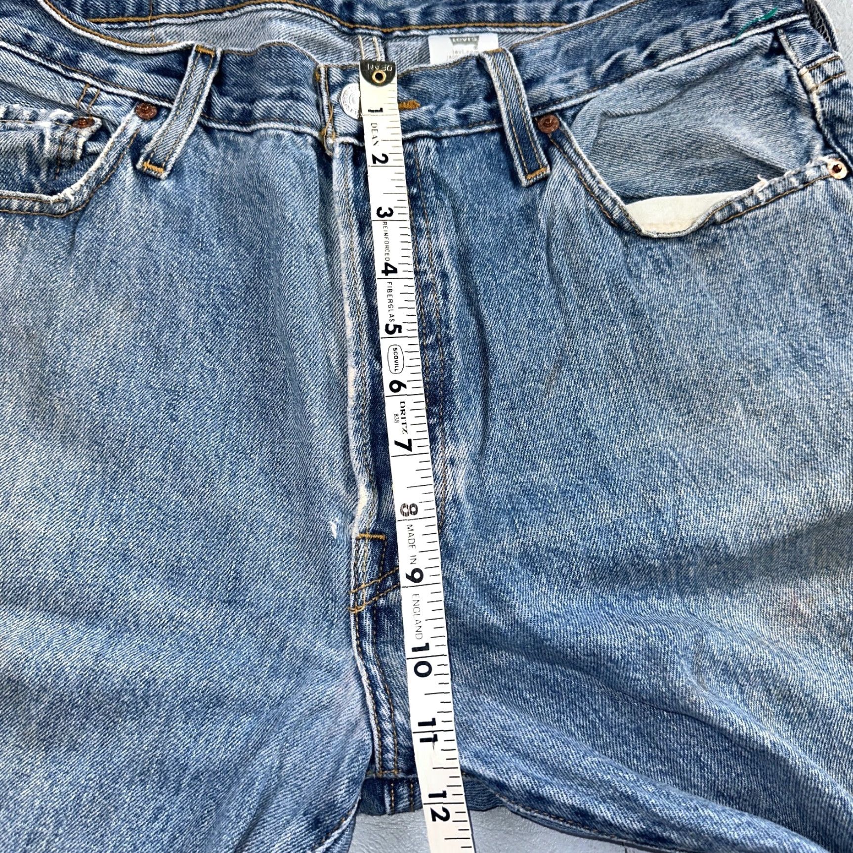 Levi's VINTAGE Levi's 501 Jeans Straight Blue Light Wash 35x32 Regular Men 90s USA 5-Pocket Denim Button Closure Size US 35 - 6 Thumbnail