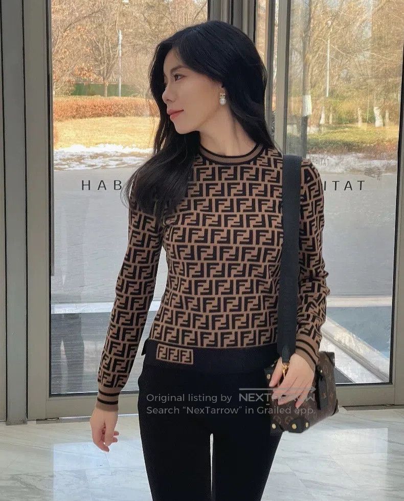 Fendi Fendi Dark brown logo letter printed round-neck long-sleev Size XS / US 0-2 / IT 36-38 - 9 Thumbnail
