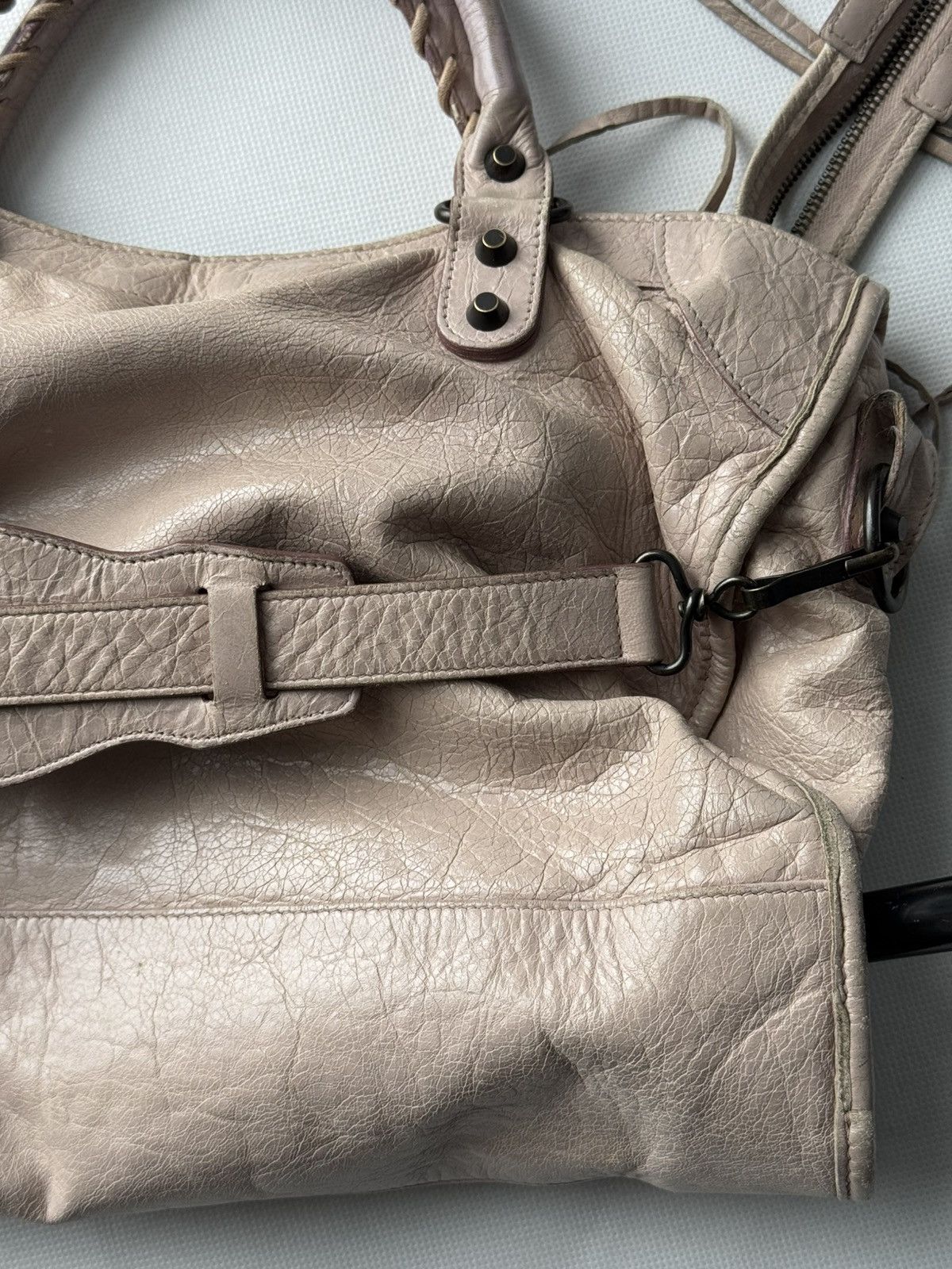 Balenciaga Vintage Balenciaga 00s City Bag Distressed Leather Handbag Size ONE SIZE - 22 Thumbnail