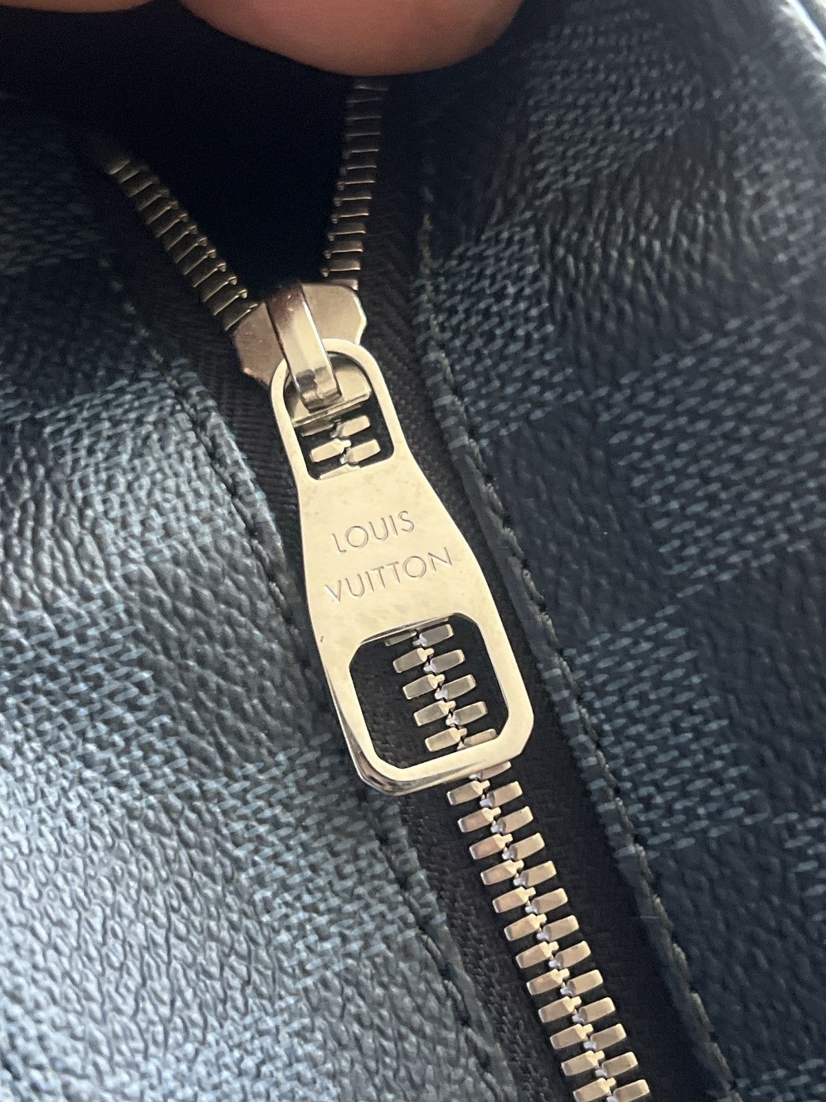 Louis Vuitton men cross bag authentic