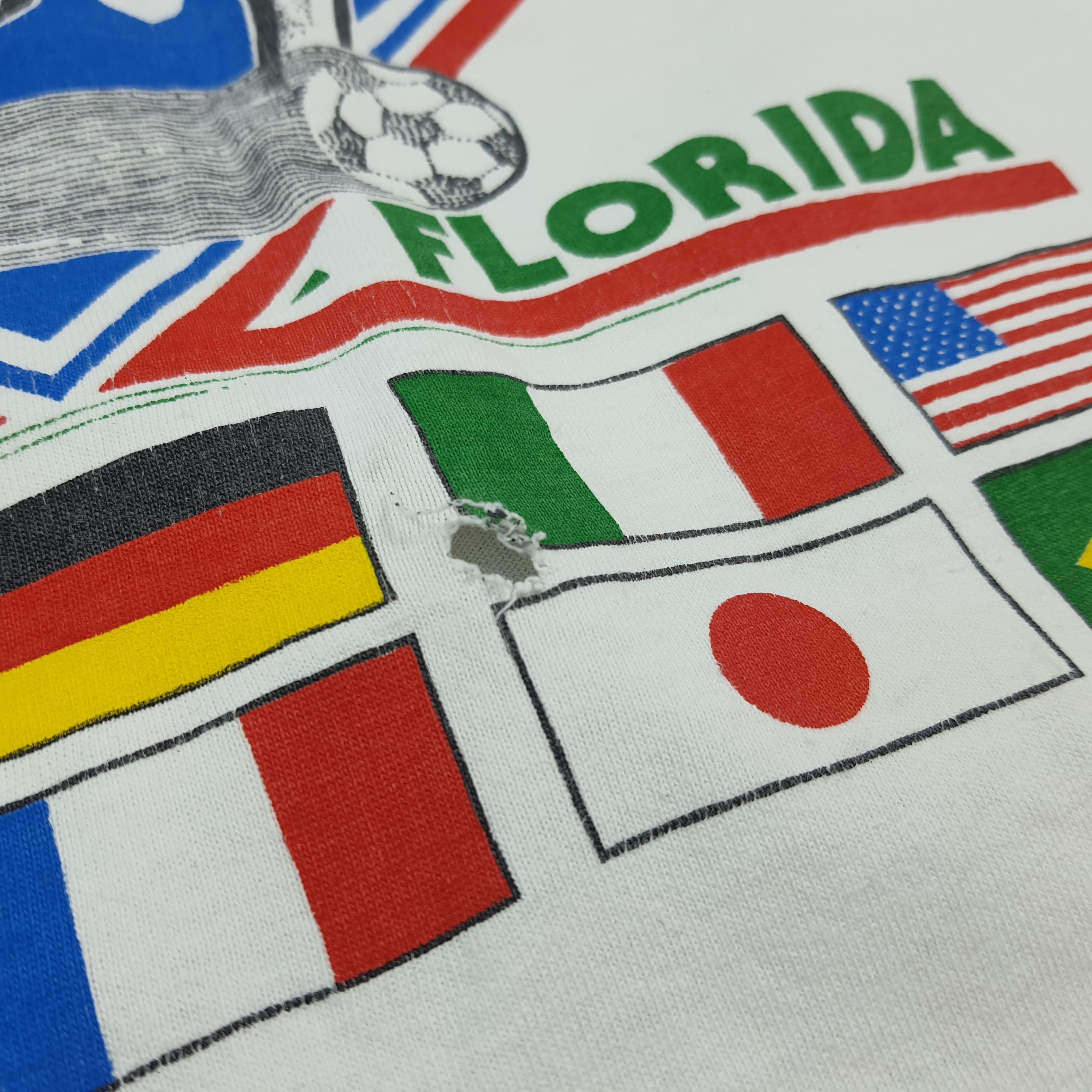 Vintage Vintage 90s World Soccer Orlando Tournament Tshirt C299N43 Size US L / EU 52-54 / 3 - 8 Thumbnail