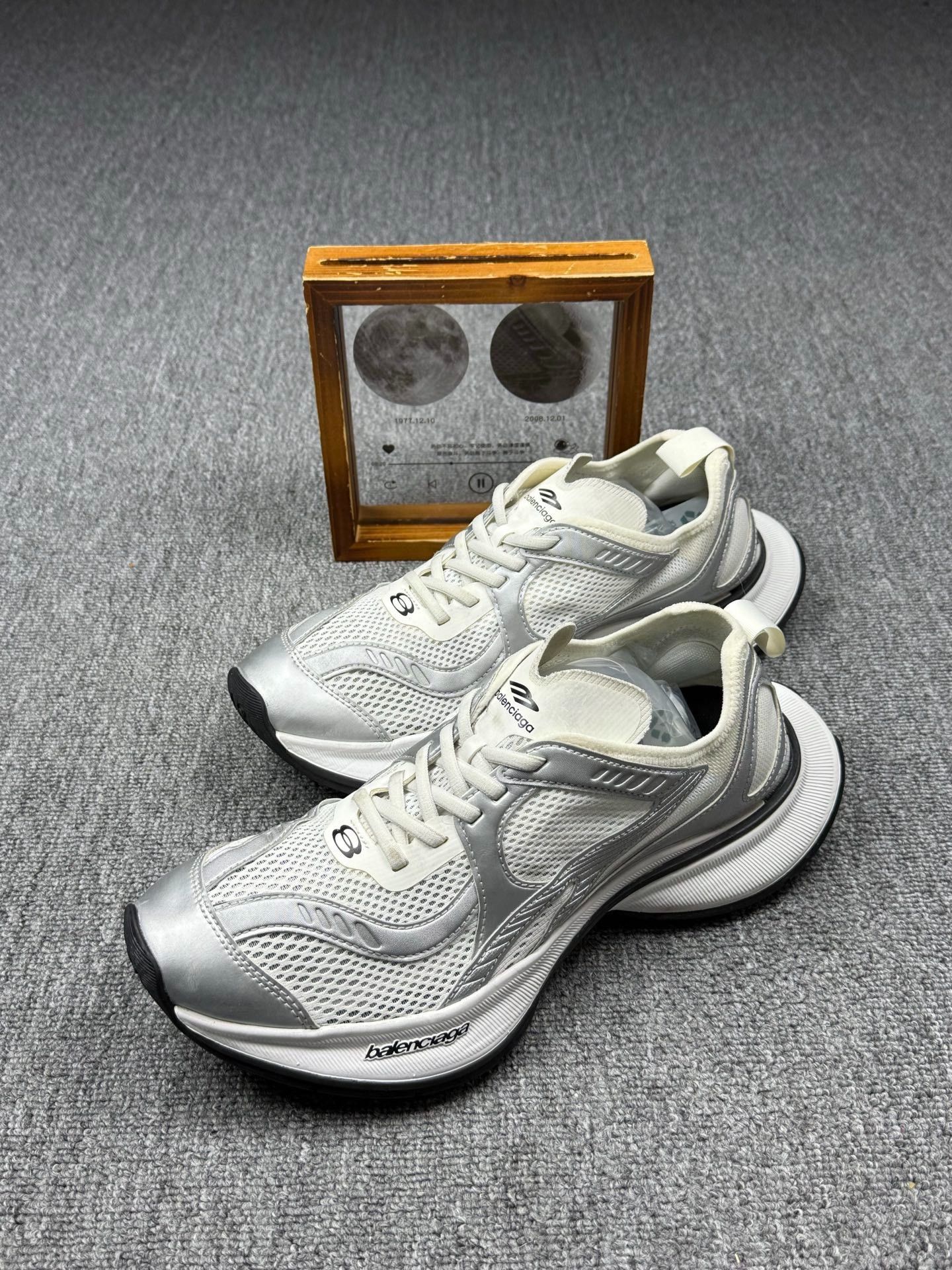 Balenciaga Balenciaga Multi Lowtop Sneakers 9 Men Size US 9 / EU 42 - 1 Thumbnail