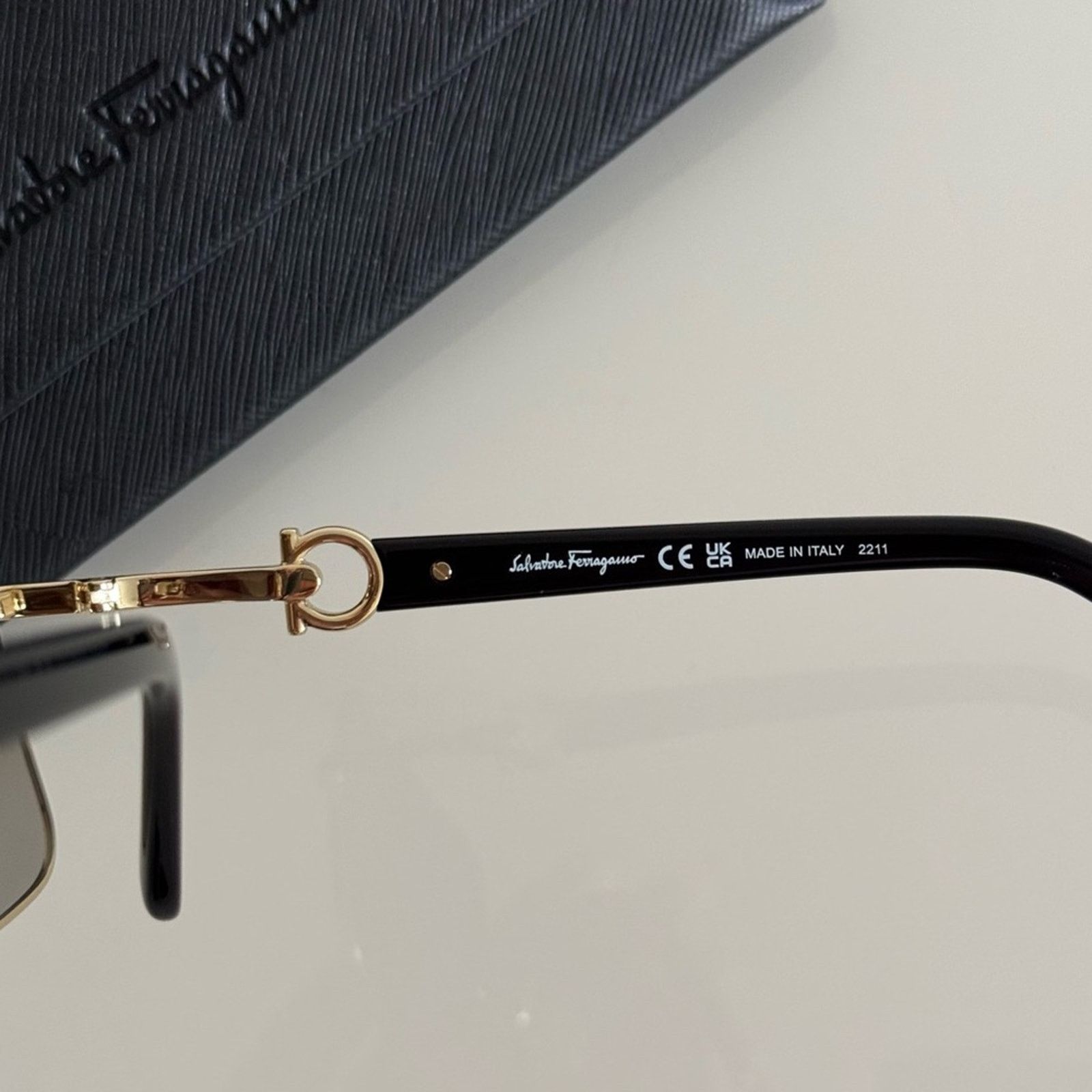 Salvatore Ferragamo New! Salvatore Ferragamo SF302SL 703, Unisex, Authentic Size ONE SIZE - 6 Thumbnail