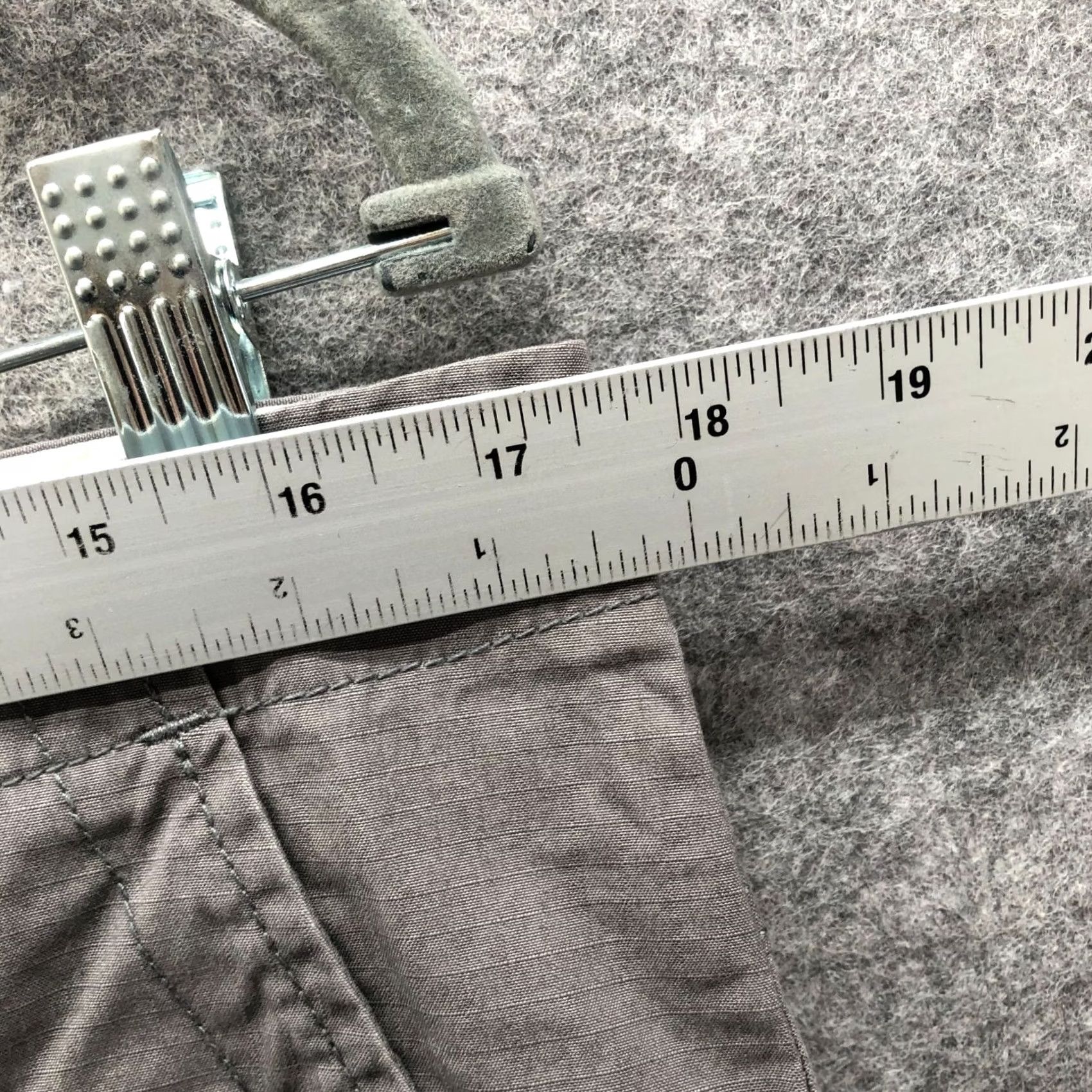 Banana Republic Banana Republic Ripstop Shorts Mens 33 Gray 10.5'' Inseam Cotton Flat Front Chino Pocket Preppy Regular Mens Size US 33 - 6 Thumbnail