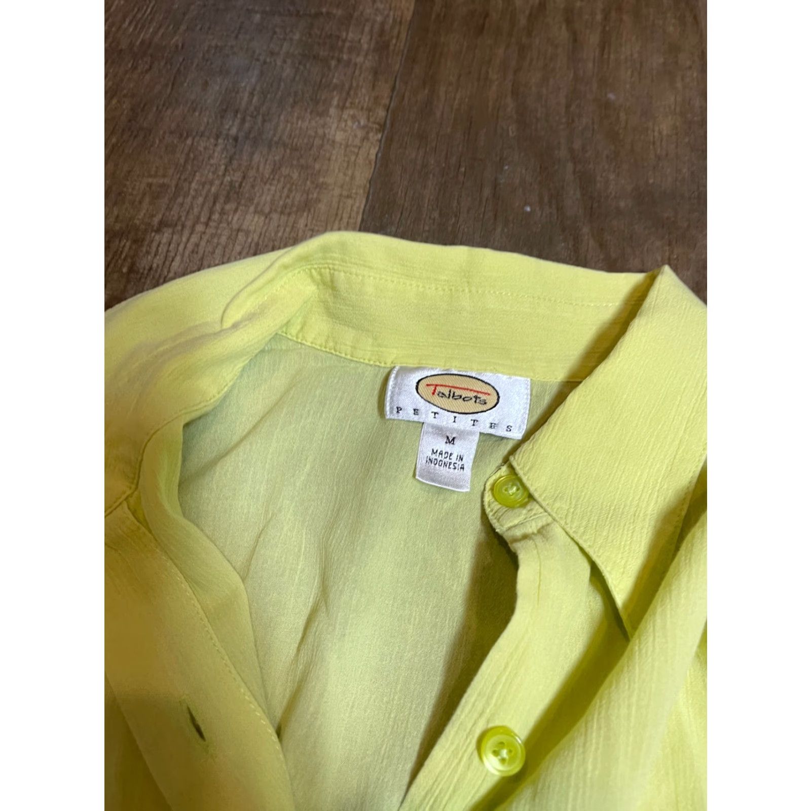 Vintage World Wide Sportsman Shirt Womens XL Yellow Short Sleeve Button-Up Button-Down Vented Fishing Shirt Size XL / US 12-14 / IT 48-50 - 2 Thumbnail