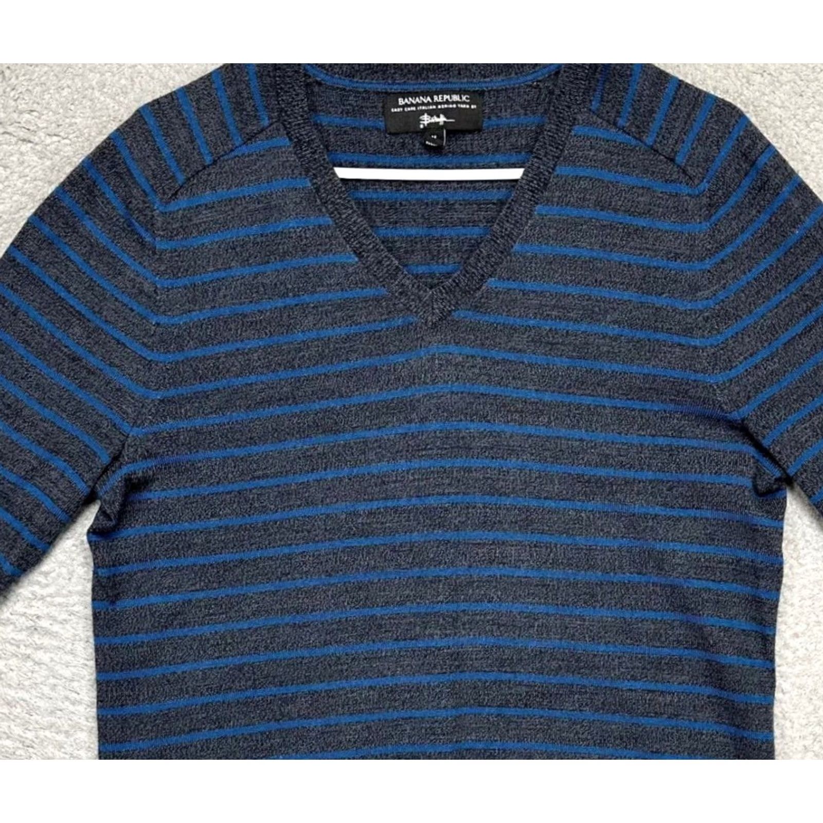 Banana Republic Banana Republic Baruffa Sweatshirt Men Medium Grey Pinstripe Wool V-Neck Pullover Logo Casual Outdoor Walking Shirt Adults Mens Regular Fit Size US M / EU 48-50 / 2 - 2 Thumbnail
