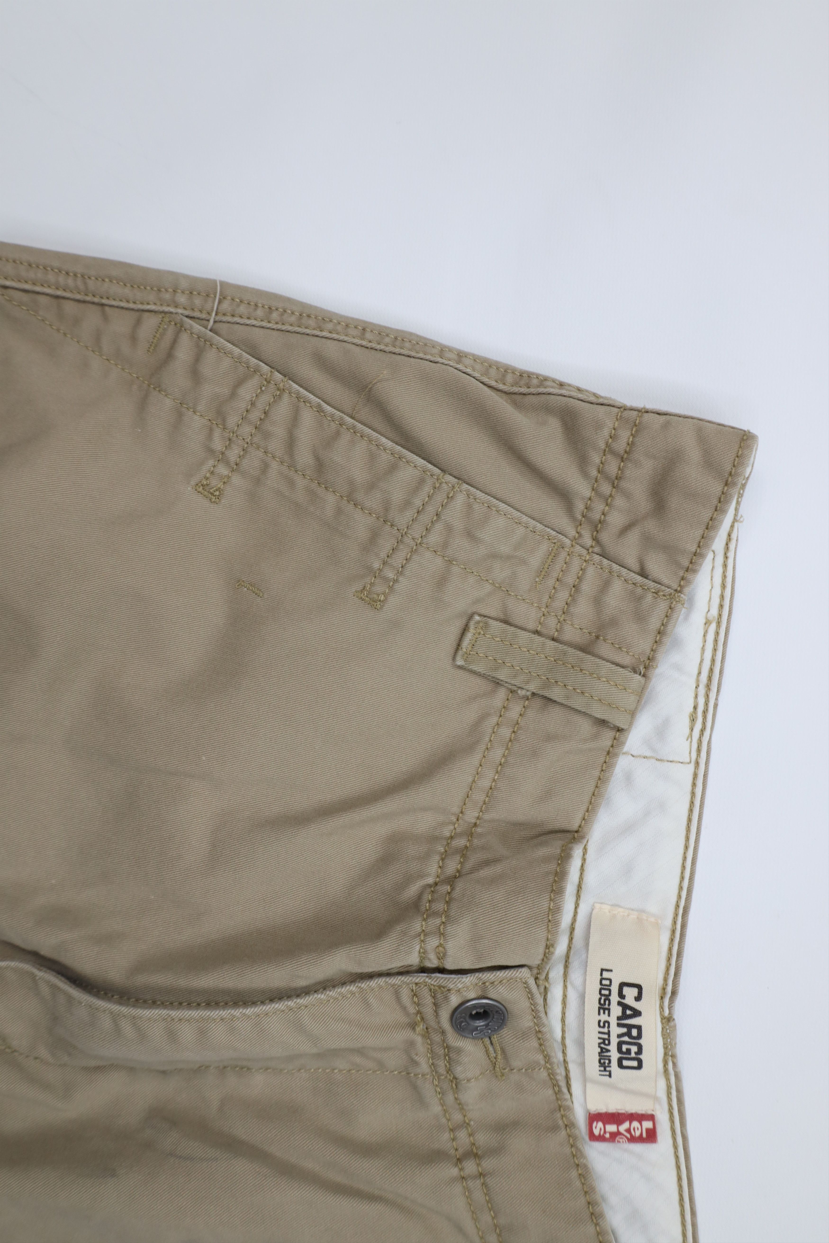 Levi's Vintage Y2K Levis Loose Straight Wide Leg Cargo Pants Beige Size US 33 - 8 Thumbnail