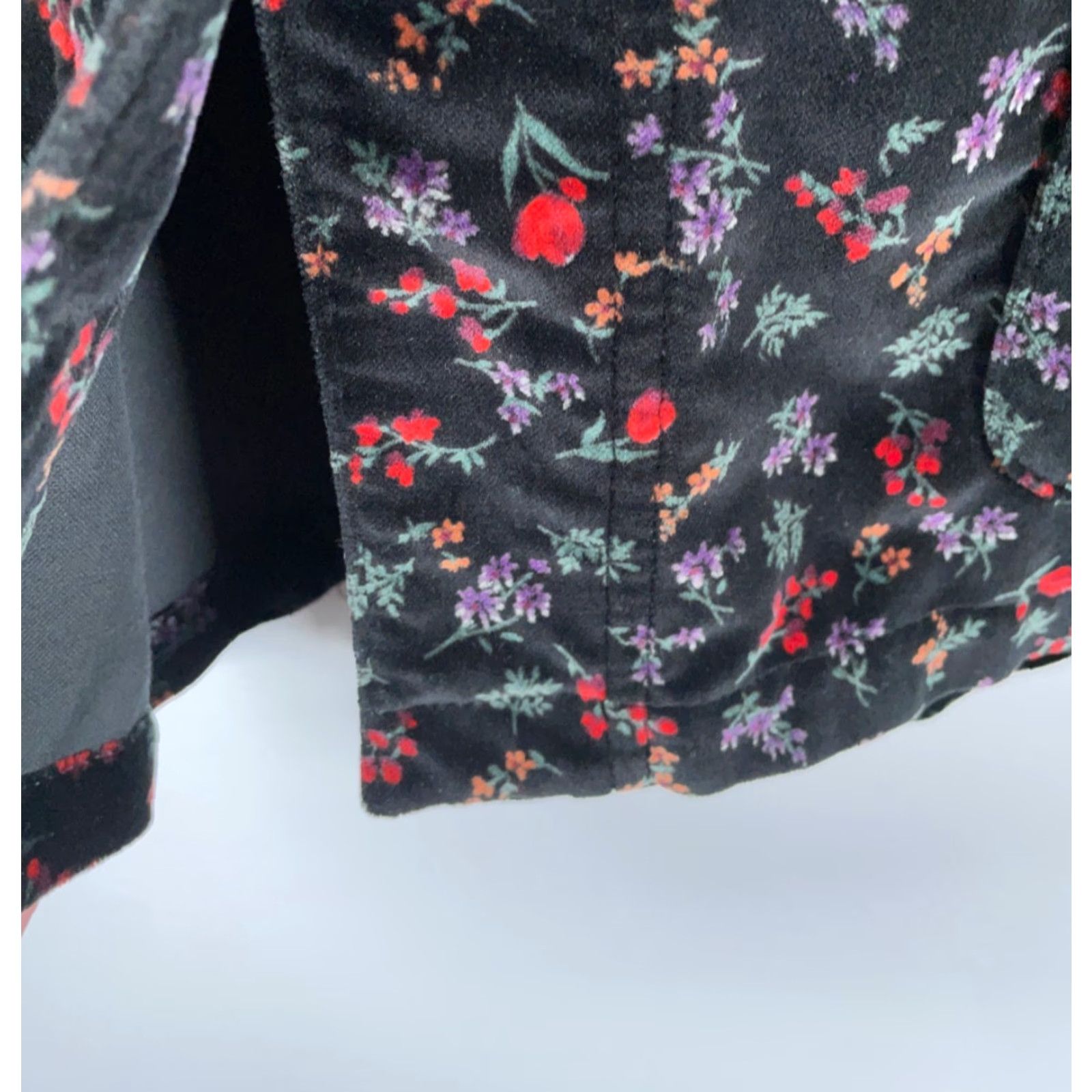 Orvis VINTAGE Orvis Velour Jacket Women's XL Black Floral Pattern USA Made Flowers Size XL / US 12-14 / IT 48-50 - 5 Thumbnail