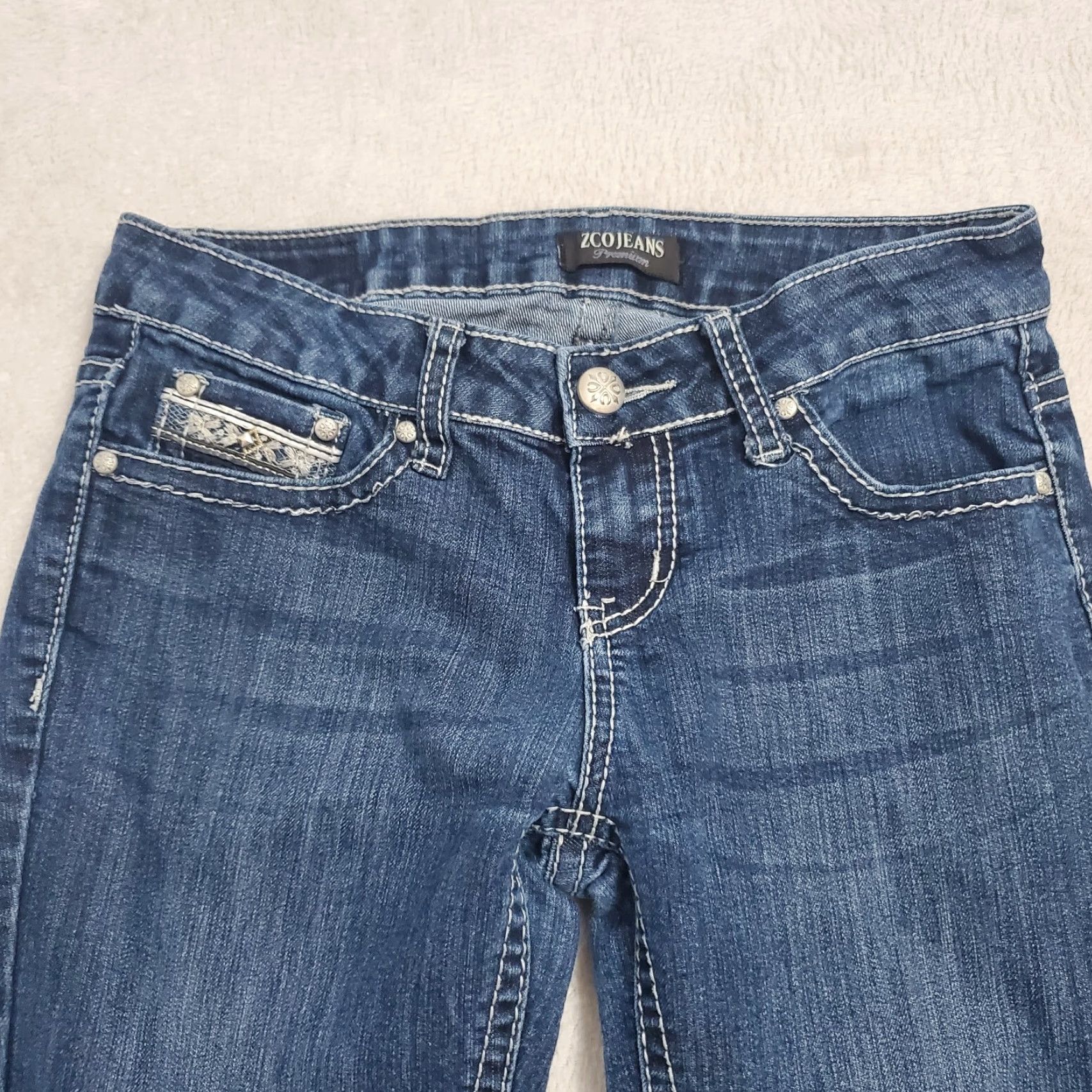 Vintage ZCO Jeans Premium Jeans Juniors 5 Blue Med Wash Low Rise Embroidered Pockets Rhinestone Bling Skinny 5-Pocket Design 90s Womens Size 27" / US 4 / IT 40 - 4 Thumbnail