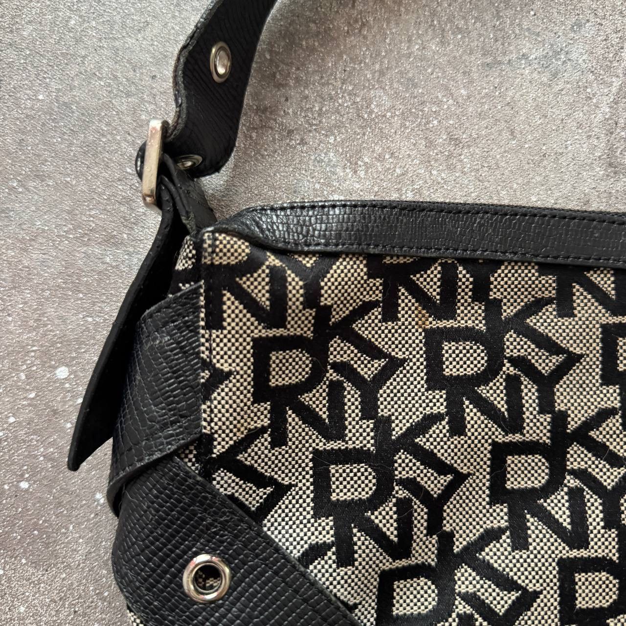 DKNY DKNY by Donna Karan Iconic Vintage 2000’s Shoulder Bag Y2K Size ONE SIZE - 9 Thumbnail