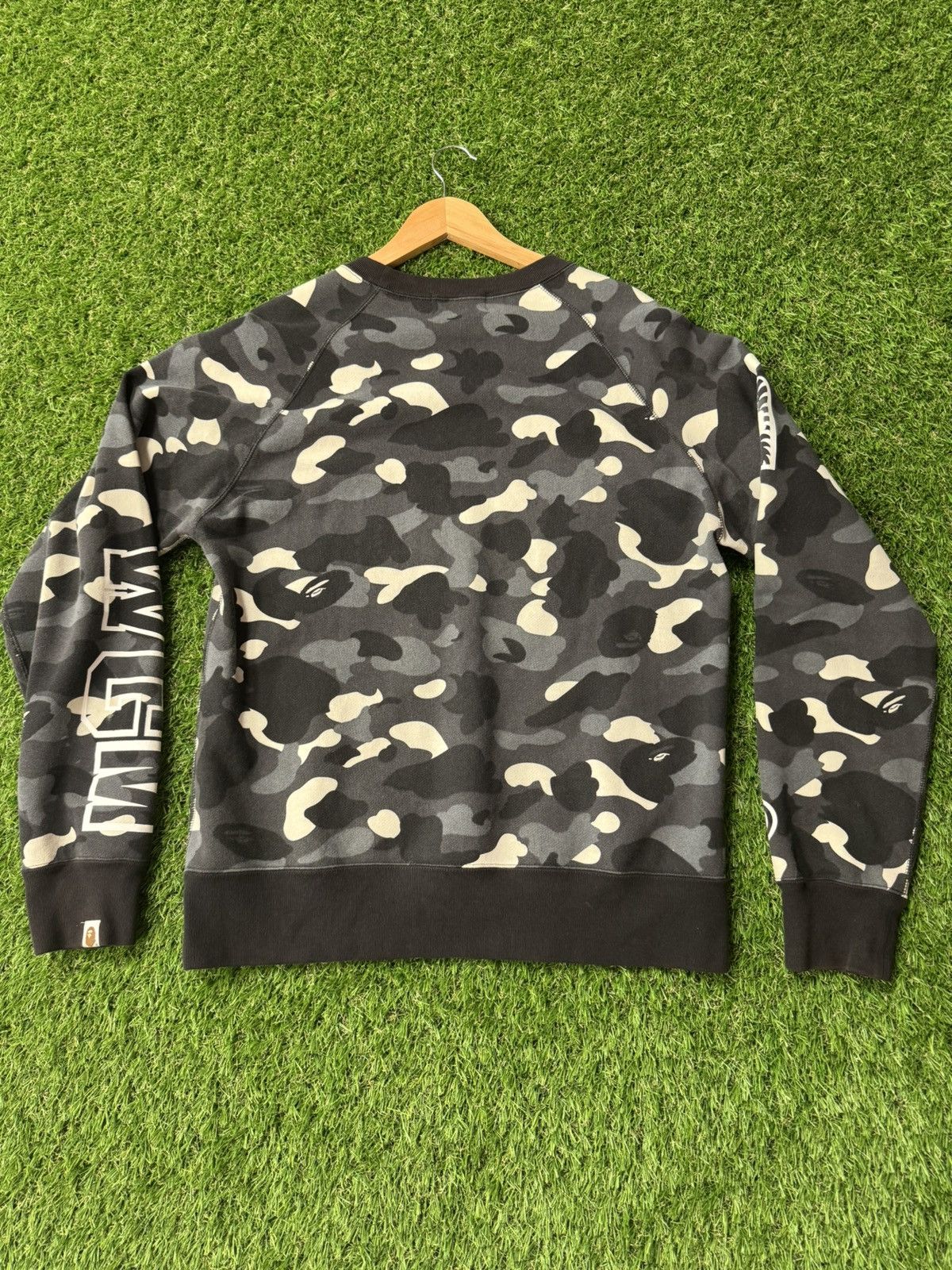 Bape BAPE City Camo Shark Crewneck sweatshirt Size US L / EU 52-54 / 3 - 3 Thumbnail