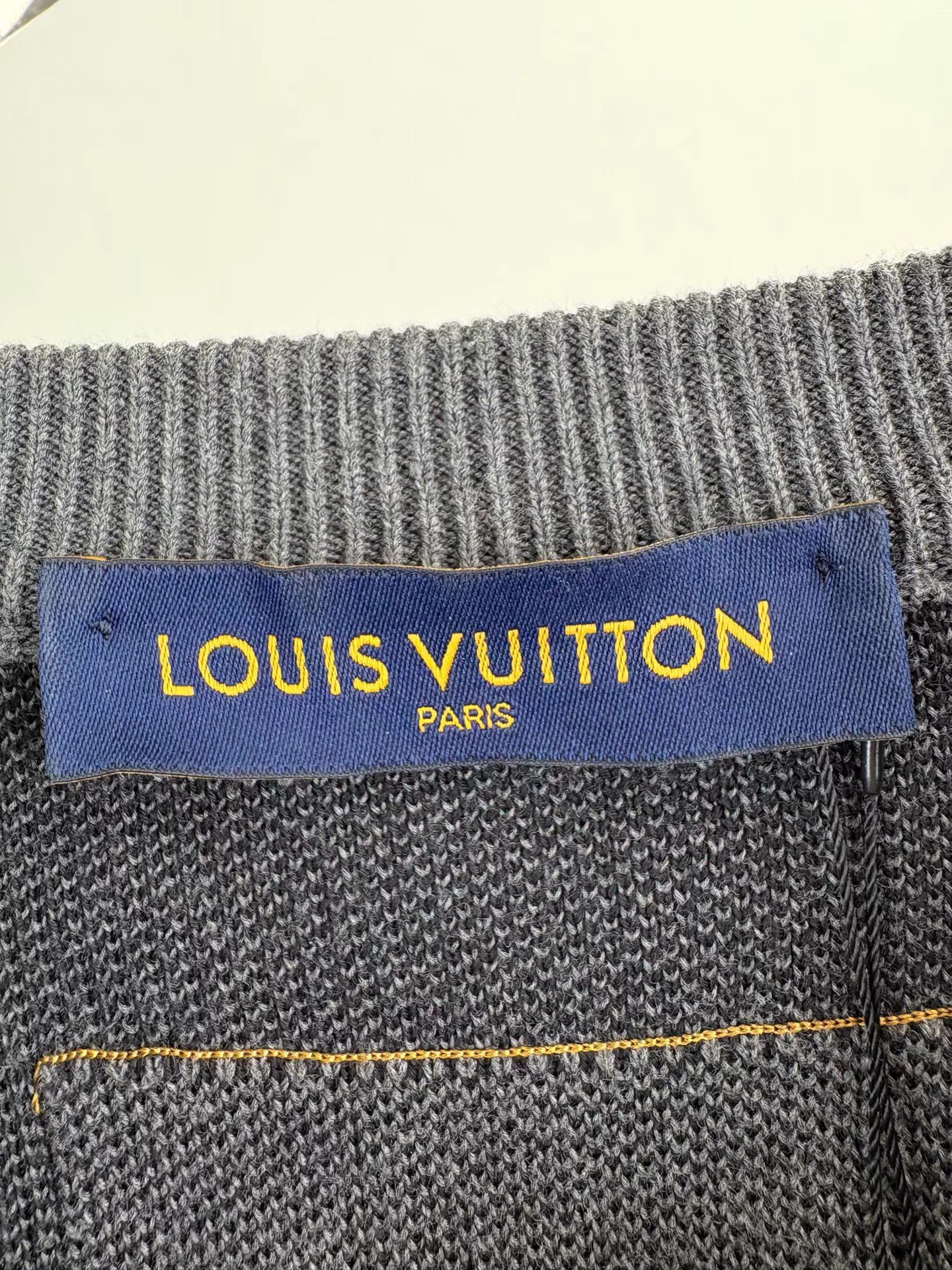 Louis Vuitton LOUIS VUITTON Pattern Knit Sweater K1 Size US XL / EU 56 / 4 - 4 Thumbnail