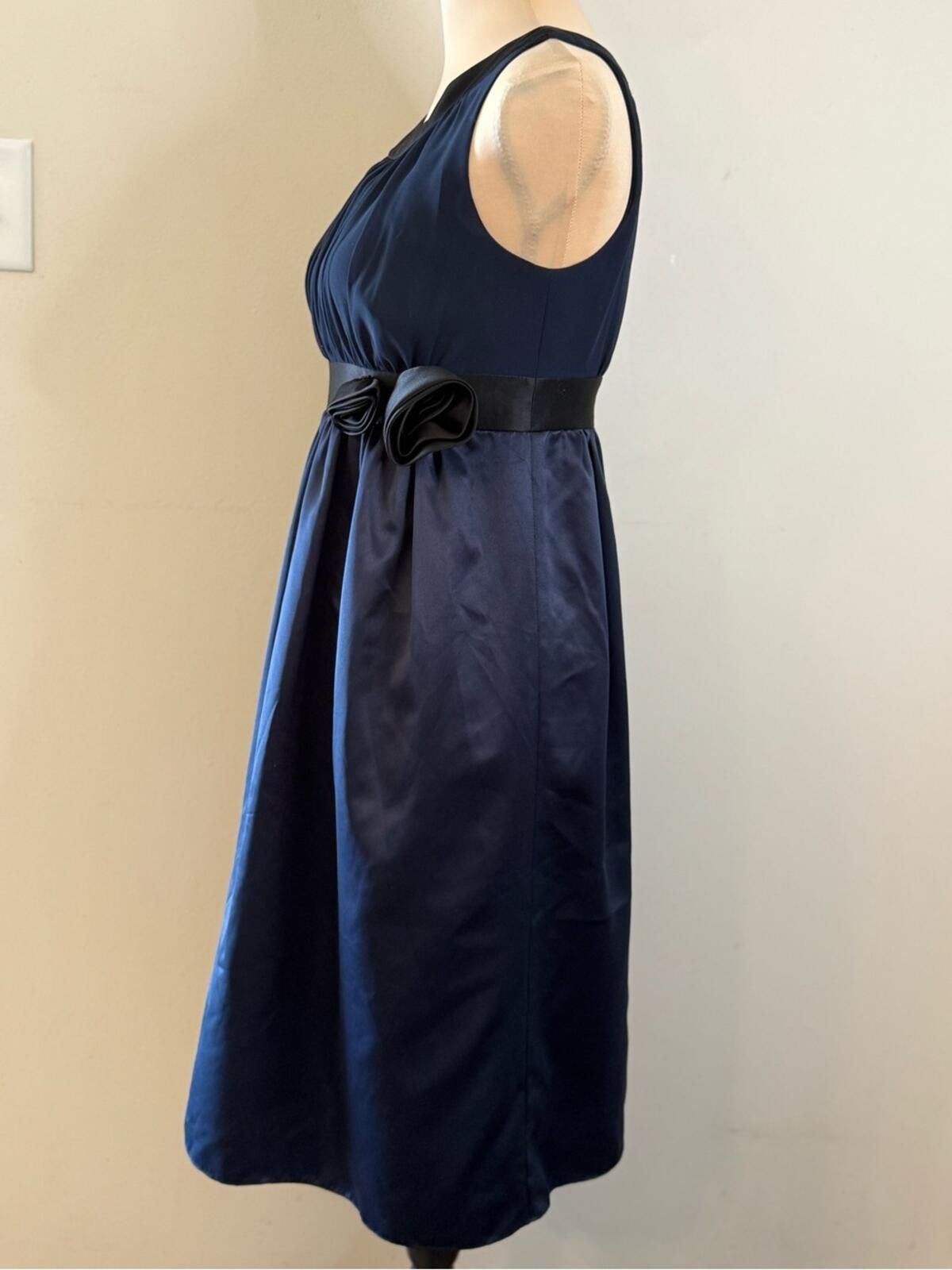Other Max and Cleo formal navy midi dress black 3D rose belt SZ 4 Size S / US 4 / IT 40 - 3 Thumbnail