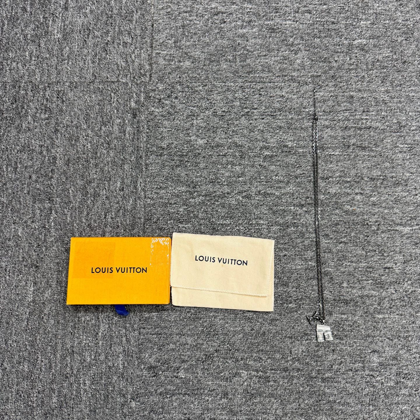 Louis Vuitton 3501 LV Arc de Triomphe Necklace 98 New Size ONE SIZE - 1 Thumbnail