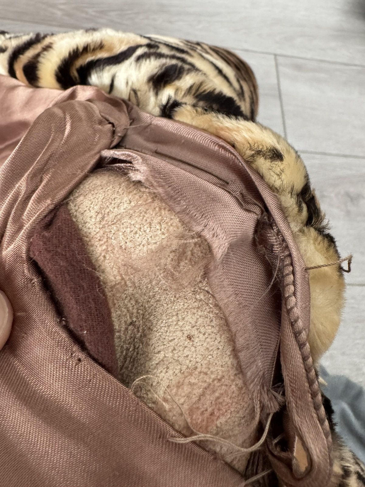 Vintage Vintage Leopard Rabbit Fur Coat – Genuine Real Fur – 90s Y2K Size M / US 6-8 / IT 42-44 - 11 Thumbnail
