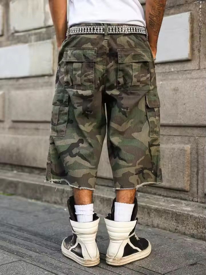 Japanese Brand Cargo distressed camo jorts Size US 32 / EU 48 - 6 Thumbnail