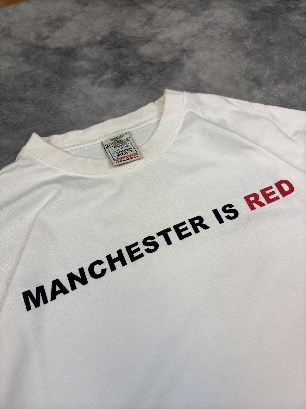Vintage Vintage 90s Manchester is Red T shirt tee Oversize soccer Size US XL / EU 56 / 4 - 2 Thumbnail