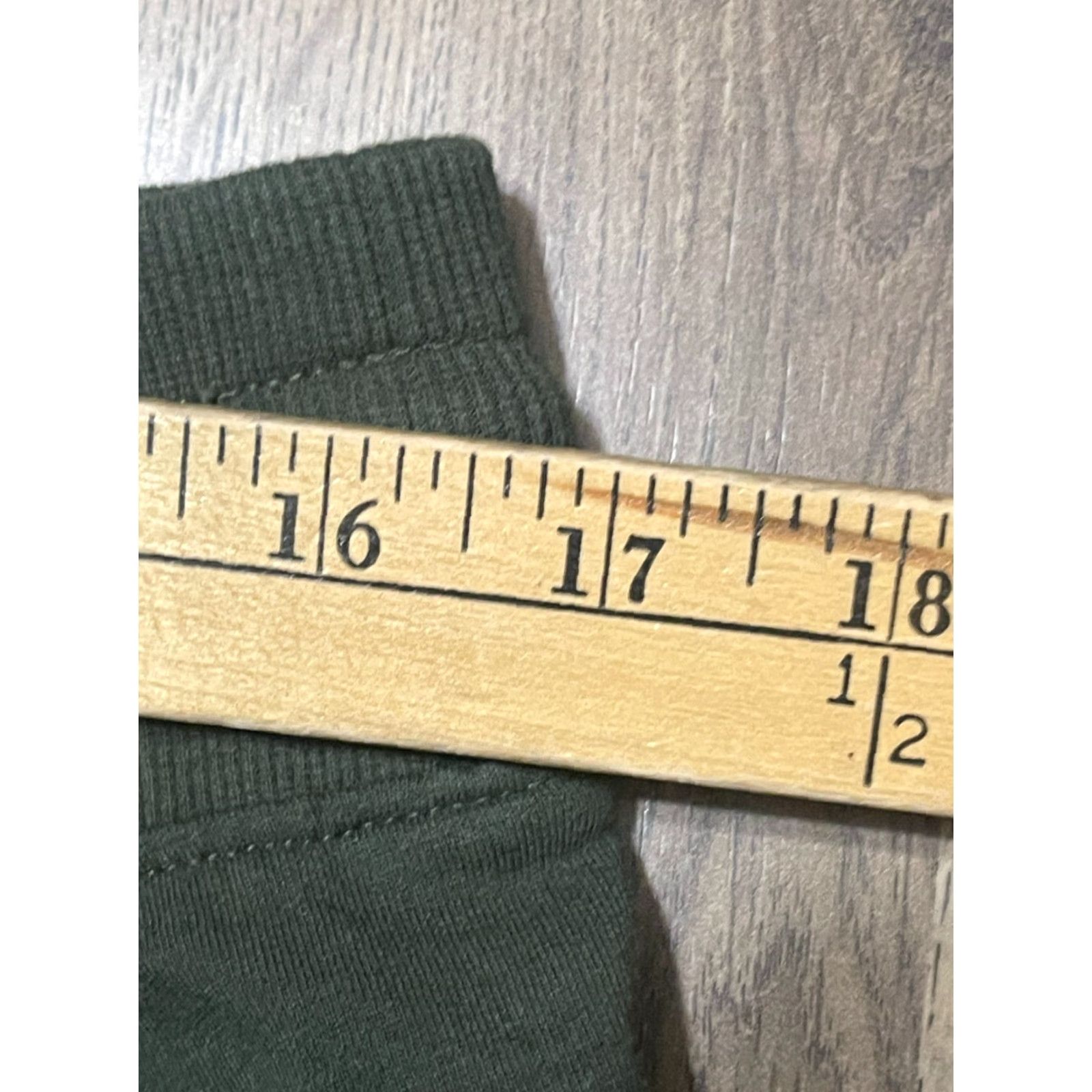 Vintage All In Motion Shorts Women's XL Green Tie Waist Pull On Casual Spring Summer Fall Womens Size 40" / US 18 - 6 Thumbnail