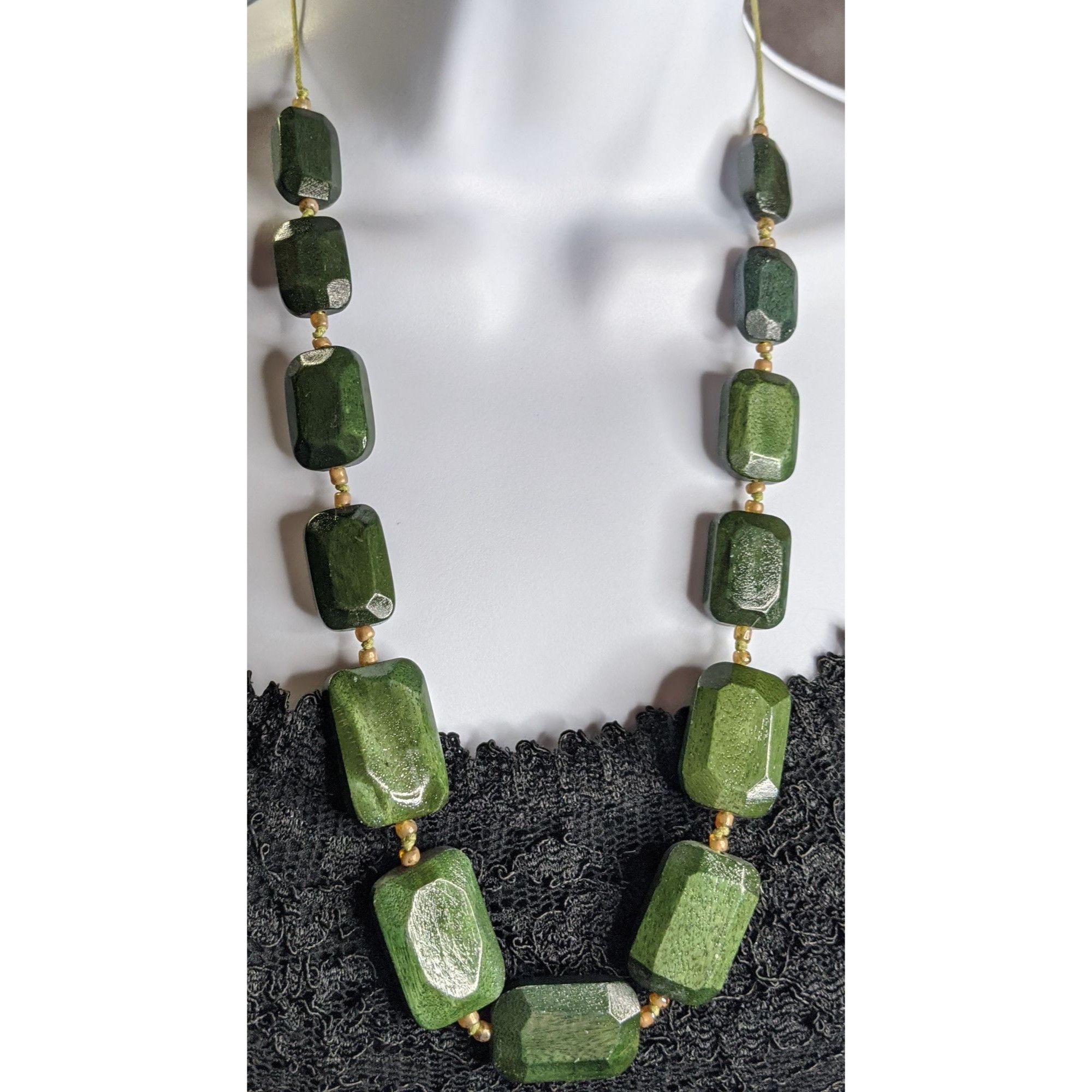 Other Cottagecore Chunky Green Wooden Beaded Necklace Size ONE SIZE - 3 Thumbnail