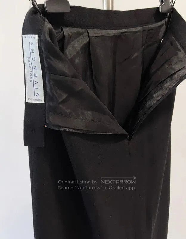 Givenchy Givenchy Black Wool Short Skirt for Women . Size 23" - 4 Thumbnail