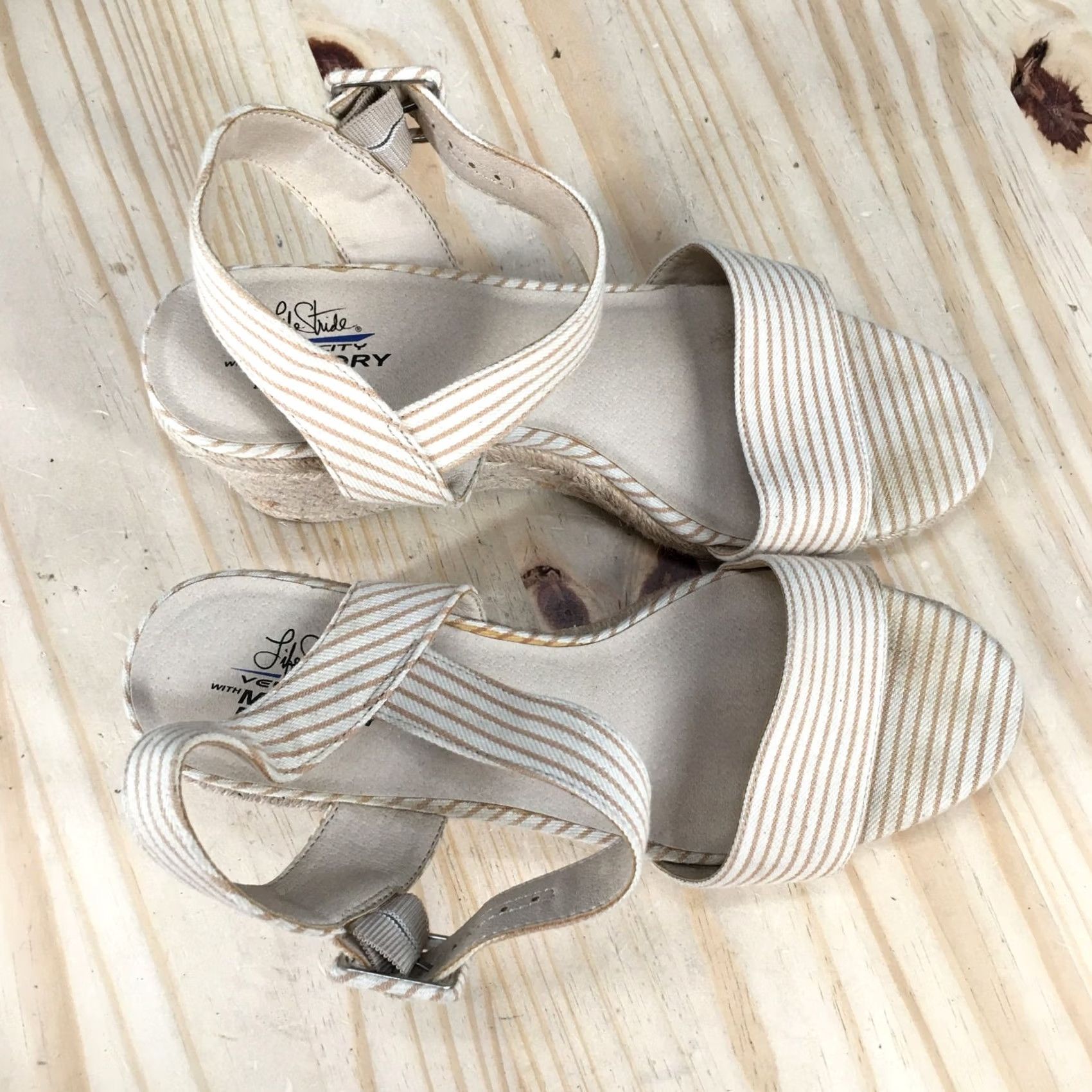 Vintage LifeStride Sandals Womens 9.5 Beige Espadrille Ankle Straps Wedge Casual Sandal Size US 10 / IT 40 - 5 Thumbnail
