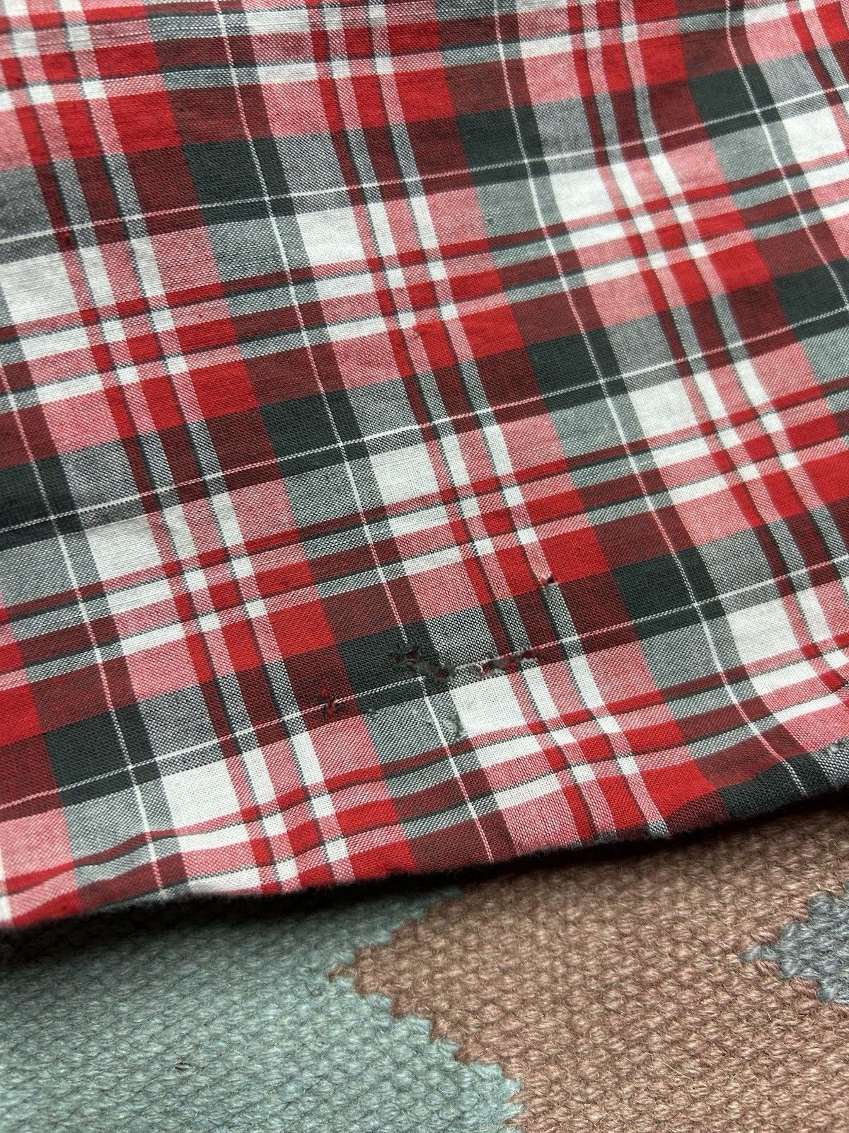 Vintage Vintage 1960s button shirt cotton plaid distressed large Size US L / EU 52-54 / 3 - 4 Thumbnail